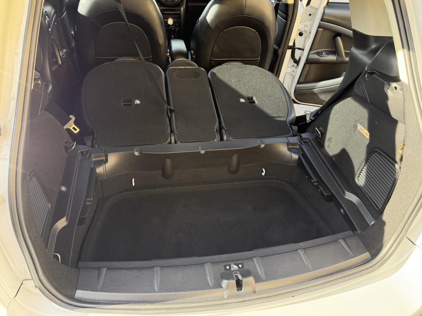 2015 Super White /Black Mini Countryman S (WMWZC3C57FW) with an 1.6L L4 DOHC 16V TURBO engine, Automatic transmission, located at 801 South State Street, Salt Lake City, UT, 84111, (801) 328-0098, 40.751953, -111.888206 - Clean title! Immaculate condition! Hard to find in this great condition as this one. Fully loaded nice car great on gas! Features: Countryman S package, Alloy wheels, leather seats, heated seats, automatic, power windows, power locks, power mirrors, low miles, gas saver, great fuel economy, newer - Photo#24