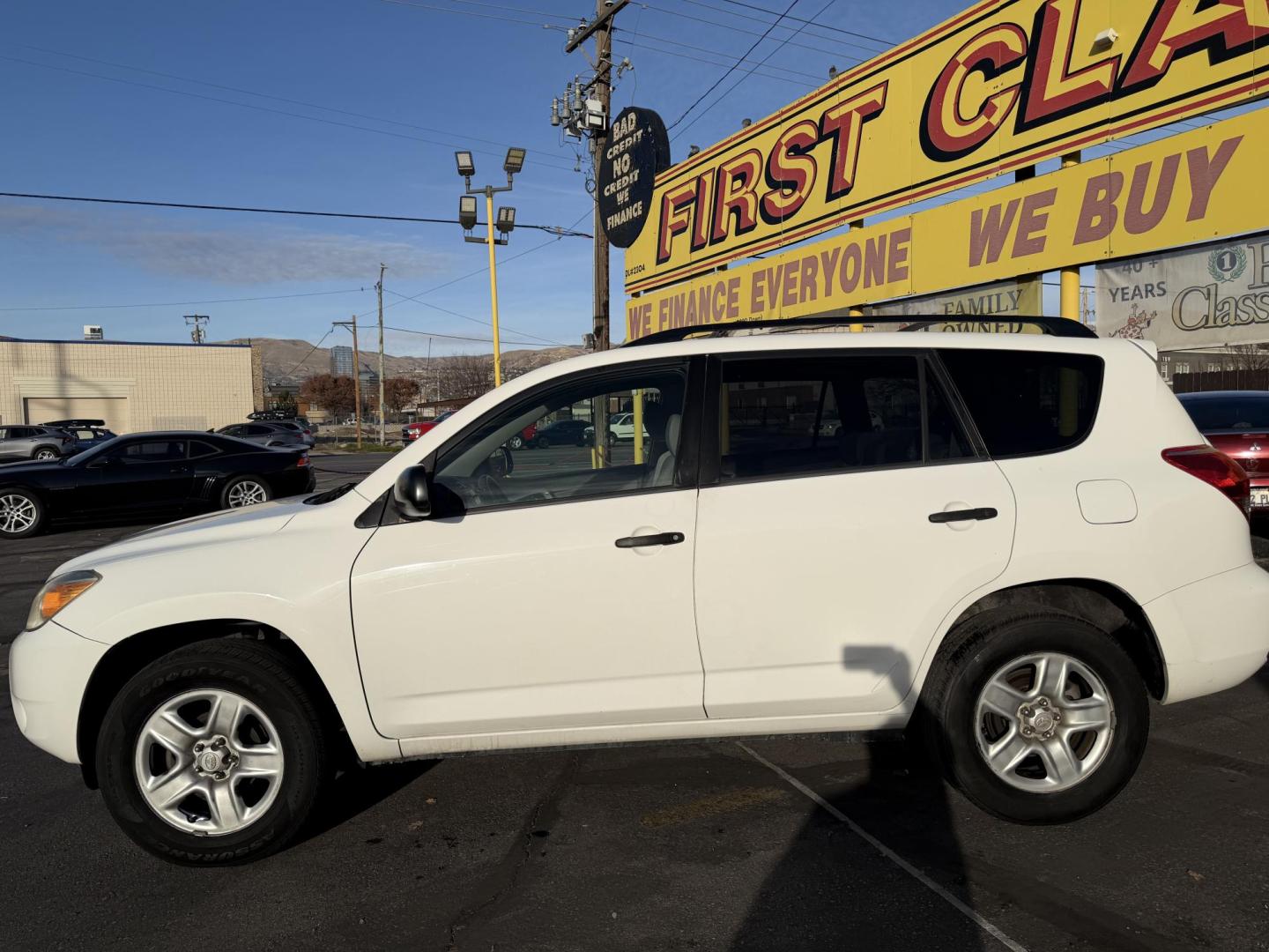2006 Super White /Gray Toyota RAV4 Base I4 2WD (JTMZD33V866) with an 2.4L L4 DOHC 16V engine, 4-Speed Automatic transmission, located at 801 South State Street, Salt Lake City, UT, 84111, (801) 328-0098, 40.751953, -111.888206 - Clean title! No accidents on Carfax! Clean bill of health Carfax shows this SUV has been maintained and cared for it has been serviced regularly for oil changes and regular maintenance Carfax report shows over 42 service records and no accidents!!! Approved for up to a 5 year warranty passed all ins - Photo#8