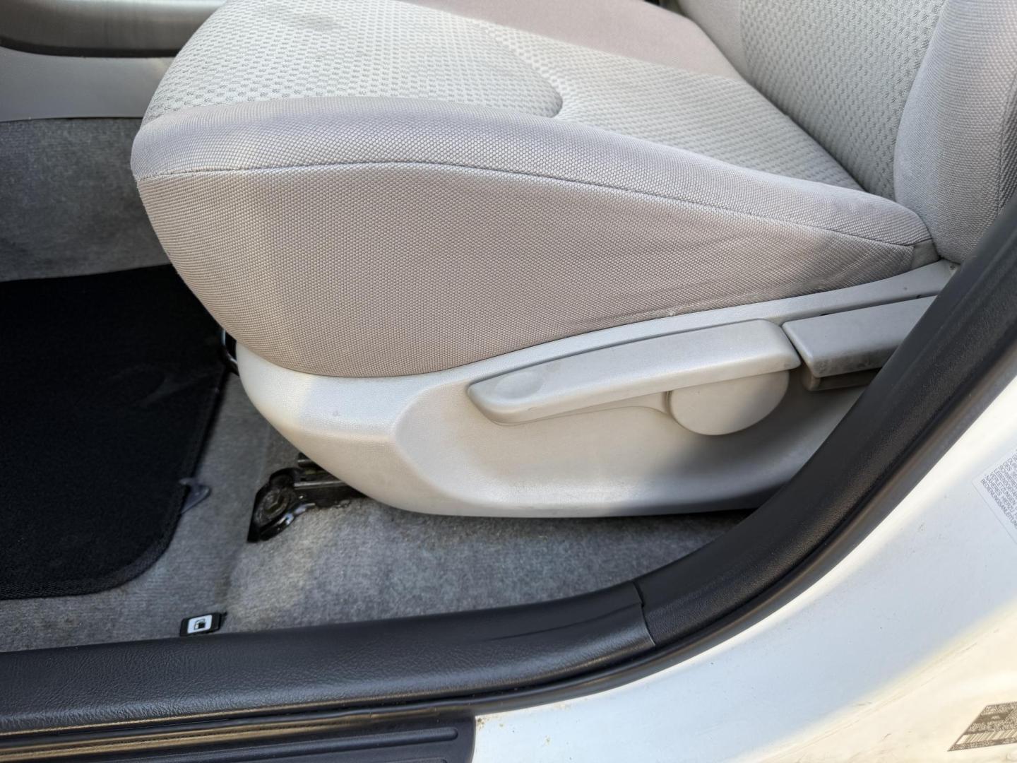 2006 Super White /Gray Toyota RAV4 Base I4 2WD (JTMZD33V866) with an 2.4L L4 DOHC 16V engine, 4-Speed Automatic transmission, located at 801 South State Street, Salt Lake City, UT, 84111, (801) 328-0098, 40.751953, -111.888206 - Clean title! No accidents on Carfax! Clean bill of health Carfax shows this SUV has been maintained and cared for it has been serviced regularly for oil changes and regular maintenance Carfax report shows over 42 service records and no accidents!!! Approved for up to a 5 year warranty passed all ins - Photo#14