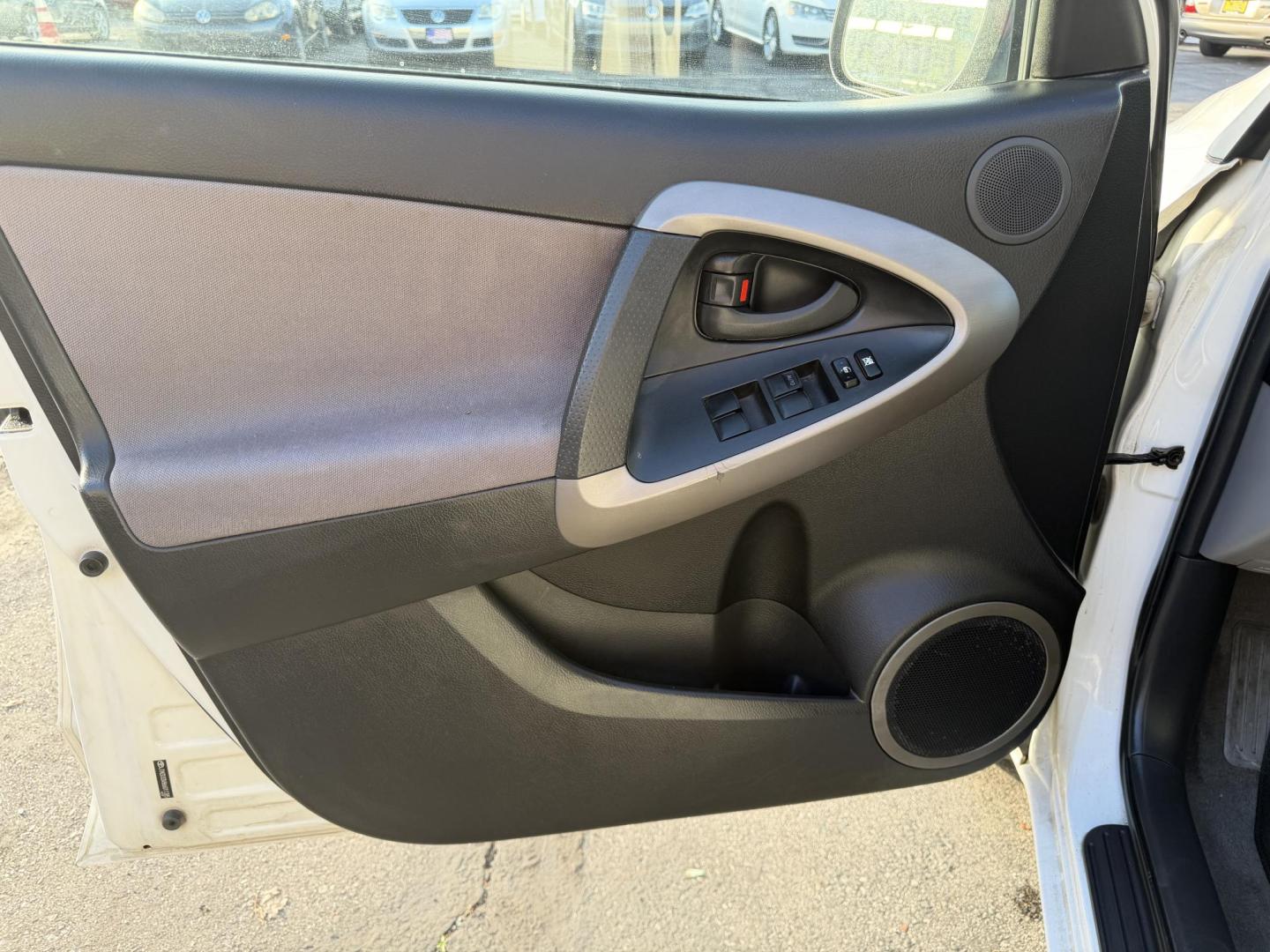 2006 Super White /Gray Toyota RAV4 Base I4 2WD (JTMZD33V866) with an 2.4L L4 DOHC 16V engine, 4-Speed Automatic transmission, located at 801 South State Street, Salt Lake City, UT, 84111, (801) 328-0098, 40.751953, -111.888206 - Clean title! No accidents on Carfax! Clean bill of health Carfax shows this SUV has been maintained and cared for it has been serviced regularly for oil changes and regular maintenance Carfax report shows over 42 service records and no accidents!!! Approved for up to a 5 year warranty passed all ins - Photo#17