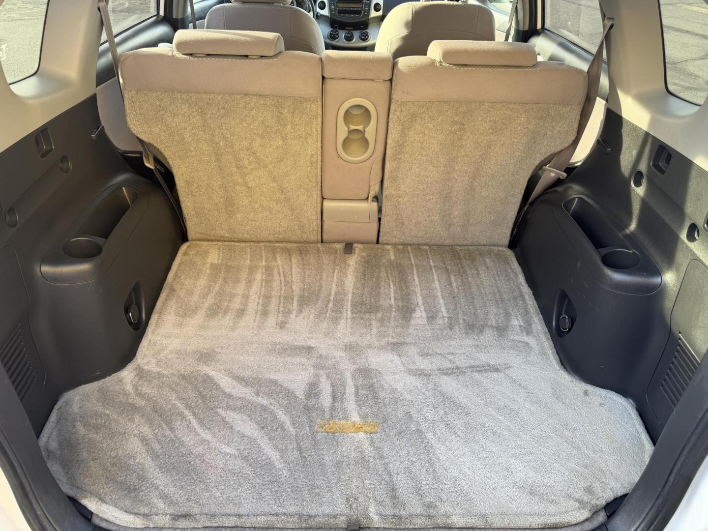 2006 Super White /Gray Toyota RAV4 Base I4 2WD (JTMZD33V866) with an 2.4L L4 DOHC 16V engine, 4-Speed Automatic transmission, located at 801 South State Street, Salt Lake City, UT, 84111, (801) 328-0098, 40.751953, -111.888206 - Clean title! No accidents on Carfax! Clean bill of health Carfax shows this SUV has been maintained and cared for it has been serviced regularly for oil changes and regular maintenance Carfax report shows over 42 service records and no accidents!!! Approved for up to a 5 year warranty passed all ins - Photo#23