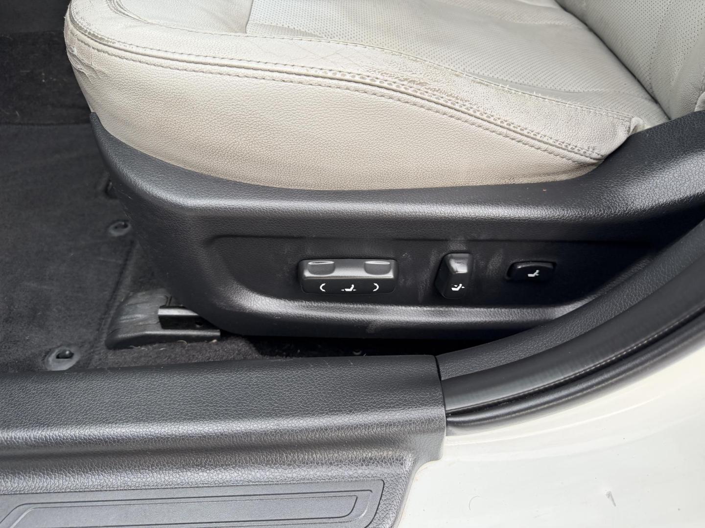 2011 Super White /Tan Kia Optima EX (KNAGN4A75B5) with an 2.4L L4 DOHC 16V engine, 6-Speed Automatic transmission, located at 801 South State Street, Salt Lake City, UT, 84111, (801) 328-0098, 40.751953, -111.888206 - Clean title! No accidents on Carfax! Carfax shows regular service was performed and maintained with the previous owners! Approved for an extended warranty that can be purchased. This vehicle has passed all inspections and qualifies for an extended warranty package. Features: A/C Seat(s), ABS Brake - Photo#14