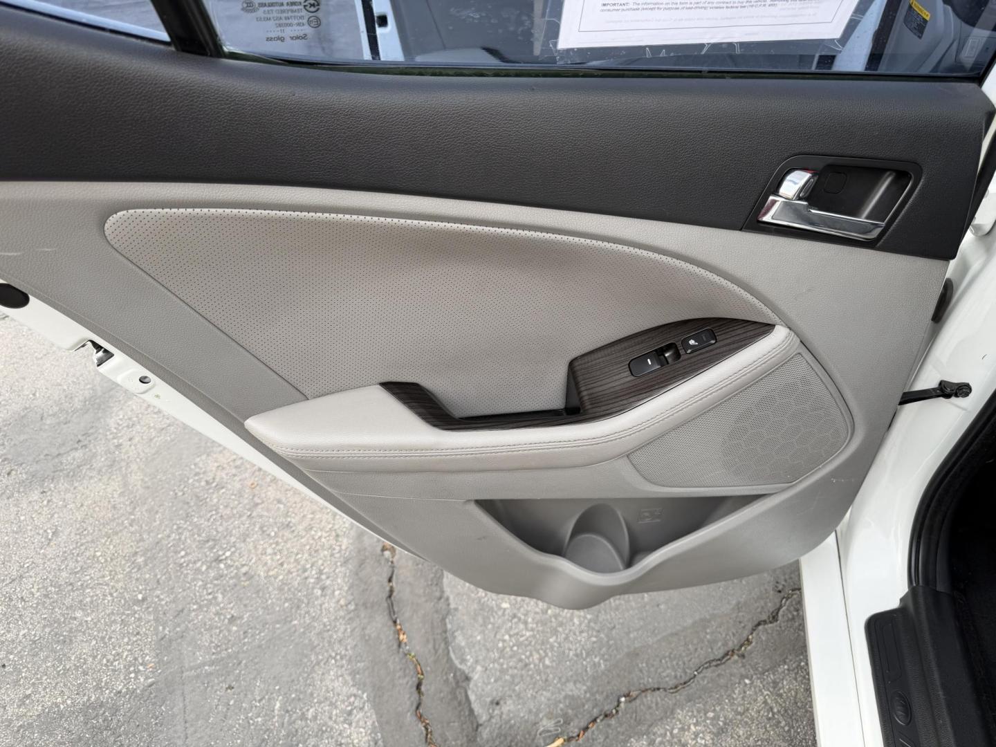 2011 Super White /Tan Kia Optima EX (KNAGN4A75B5) with an 2.4L L4 DOHC 16V engine, 6-Speed Automatic transmission, located at 801 South State Street, Salt Lake City, UT, 84111, (801) 328-0098, 40.751953, -111.888206 - Clean title! No accidents on Carfax! Carfax shows regular service was performed and maintained with the previous owners! Approved for an extended warranty that can be purchased. This vehicle has passed all inspections and qualifies for an extended warranty package. Features: A/C Seat(s), ABS Brake - Photo#19