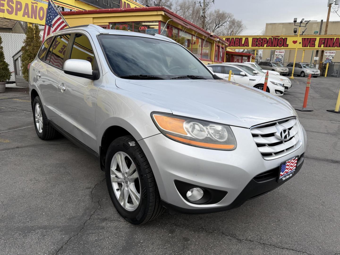2011 Silver Sky Metallic /Gray Hyundai Santa Fe SE 3.5 FWD (5XYZH4AGXBG) with an 3.5L V6 DOHC 24V engine, 6-Speed Automatic transmission, located at 801 South State Street, Salt Lake City, UT, 84111, (801) 328-0098, 40.751953, -111.888206 - Clean title! 1 Owner hard to find! Immaculate condition inside and out. Has passed all inspections and approved for up to a 5 year extended warranty that covers motor, transmission and powertrain protection for up to 5 years can be added on at time of sale. Features: ABS Brakes, Air Conditioning, - Photo#2