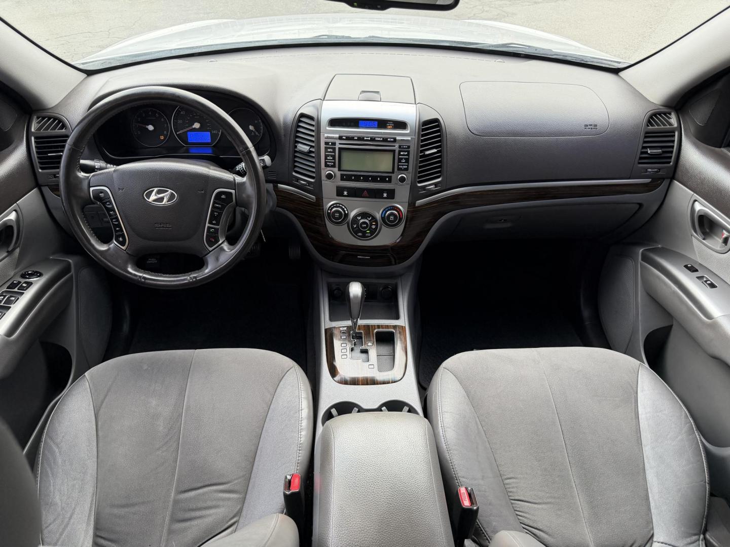 2011 Silver Sky Metallic /Gray Hyundai Santa Fe SE 3.5 FWD (5XYZH4AGXBG) with an 3.5L V6 DOHC 24V engine, 6-Speed Automatic transmission, located at 801 South State Street, Salt Lake City, UT, 84111, (801) 328-0098, 40.751953, -111.888206 - Clean title! 1 Owner hard to find! Immaculate condition inside and out. Has passed all inspections and approved for up to a 5 year extended warranty that covers motor, transmission and powertrain protection for up to 5 years can be added on at time of sale. Features: ABS Brakes, Air Conditioning, - Photo#12