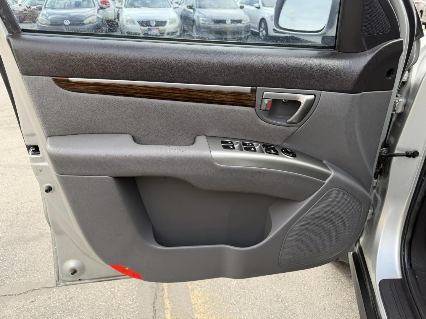 2011 Silver Sky Metallic /Gray Hyundai Santa Fe SE 3.5 FWD (5XYZH4AGXBG) with an 3.5L V6 DOHC 24V engine, 6-Speed Automatic transmission, located at 801 South State Street, Salt Lake City, UT, 84111, (801) 328-0098, 40.751953, -111.888206 - Clean title! 1 Owner hard to find! Immaculate condition inside and out. Has passed all inspections and approved for up to a 5 year extended warranty that covers motor, transmission and powertrain protection for up to 5 years can be added on at time of sale. Features: ABS Brakes, Air Conditioning, - Photo#17