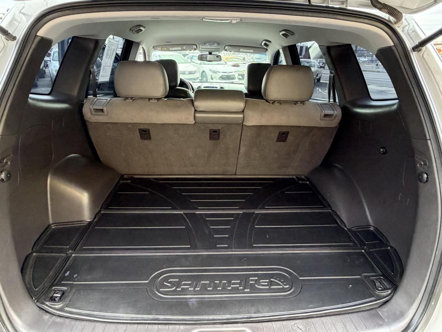 2011 Silver Sky Metallic /Gray Hyundai Santa Fe SE 3.5 FWD (5XYZH4AGXBG) with an 3.5L V6 DOHC 24V engine, 6-Speed Automatic transmission, located at 801 South State Street, Salt Lake City, UT, 84111, (801) 328-0098, 40.751953, -111.888206 - Clean title! 1 Owner hard to find! Immaculate condition inside and out. Has passed all inspections and approved for up to a 5 year extended warranty that covers motor, transmission and powertrain protection for up to 5 years can be added on at time of sale. Features: ABS Brakes, Air Conditioning, - Photo#24