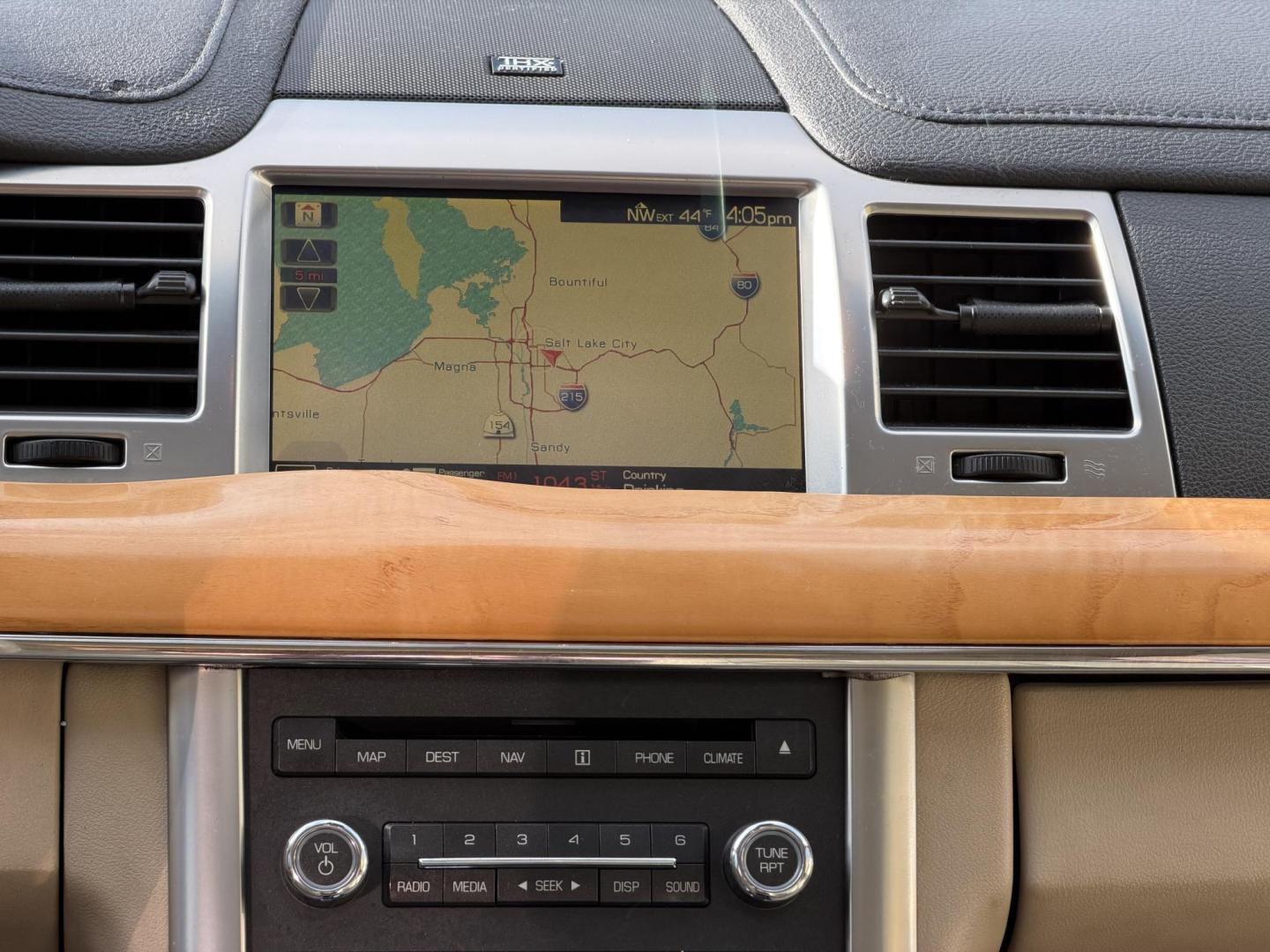 2009 Super White /Tan Lincoln MKS FWD (1LNHM93RX9G) with an 3.7L V6 DOHC 24V engine, 6-Speed Automatic Overdrive transmission, located at 801 South State Street, Salt Lake City, UT, 84111, (801) 328-0098, 40.751953, -111.888206 - Clean title! No accidents on the Carfax history report. Carfax shows regular maintenance and service has been performed. Approved for up to a 5 year extended warranty that can be purchased in addition to the vehicle. Has passed all vehicle inspections and approved for up an extended warranty plan th - Photo#14