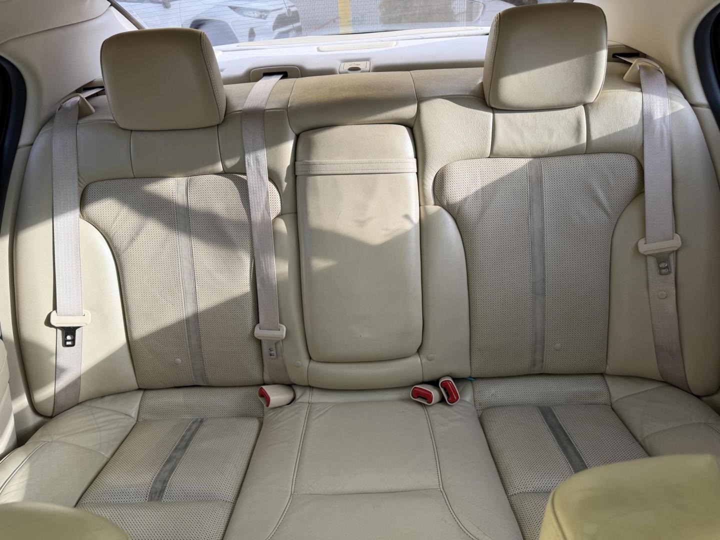 2009 Super White /Tan Lincoln MKS FWD (1LNHM93RX9G) with an 3.7L V6 DOHC 24V engine, 6-Speed Automatic Overdrive transmission, located at 801 South State Street, Salt Lake City, UT, 84111, (801) 328-0098, 40.751953, -111.888206 - Clean title! No accidents on the Carfax history report. Carfax shows regular maintenance and service has been performed. Approved for up to a 5 year extended warranty that can be purchased in addition to the vehicle. Has passed all vehicle inspections and approved for up an extended warranty plan th - Photo#17