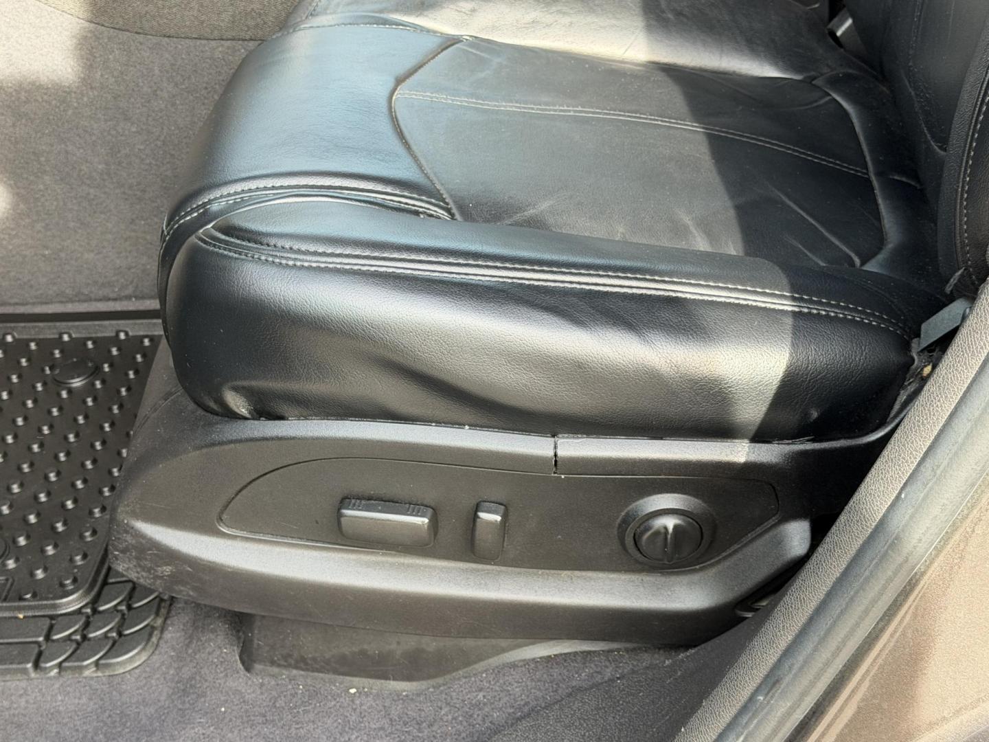 2011 Harvest Gold Metallic /Black GMC Acadia SLT-1 AWD (1GKKVRED7BJ) with an 3.6L V6 DOHC 24V engine, 6-Speed Automatic transmission, located at 801 South State Street, Salt Lake City, UT, 84111, (801) 328-0098, 40.751953, -111.888206 - Clean Title! Immaculate condition inside and out! All Wheel Drive great in the snow! DVD system in the rear entertainment, Bose sound system, rear backup camera! Lots of extras! Must see for anyone looking for a clean affordable SUV!!!! Features: 4WD/AWD, ABS Brakes, Air Conditioning, Alloy Wheels - Photo#15