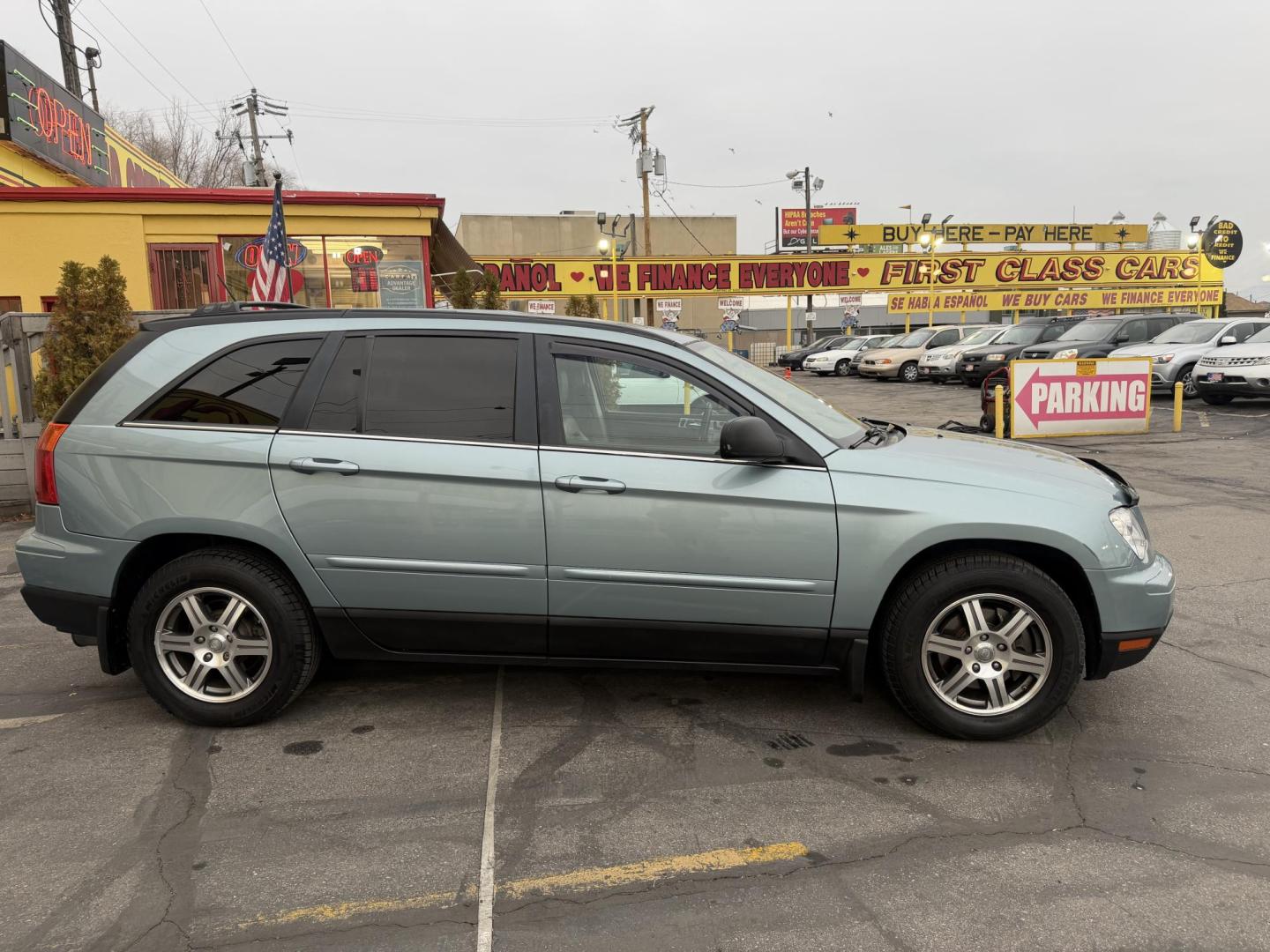 2008 French Blue Metallic /Tan Chrysler Pacifica Touring AWD (2A8GF68X78R) with an 4.0L V6 SOHC 24V engine, 6-Speed Automatic Overdrive transmission, located at 801 South State Street, Salt Lake City, UT, 84111, (801) 328-0098, 40.751953, -111.888206 - Excellent condition inside and out! Clean title! Must see affordable all wheel drive SUV in excellent condition inside and out! Loaded with lots of extras! Features: 4WD/AWD, ABS Brakes, Air Conditioning, Alloy Wheels, AM/FM Stereo, Automatic Transmission, Auxiliary Audio Input, CD Audio, Cruise C - Photo#4