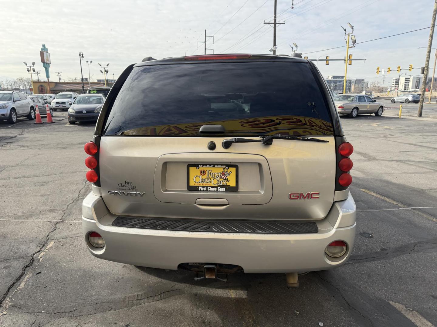 2006 Silver Sky Metallic /Gray GMC Envoy SLE 4WD (1GKDT13S762) with an 4.2L L6 DOHC 24V engine, 4-Speed Automatic Overdrive transmission, located at 801 South State Street, Salt Lake City, UT, 84111, (801) 328-0098, 40.751953, -111.888206 - Clean Title!!! 4x4 SUV Great in the snow and all around year! Good tires. Great shape this is an affordable suv that has been maintained and cared for. Passed all mechanical inspections and approved for up to a 5 year warranty that can be added onto the vehicle price. Features: 4x4, Leather seats, - Photo#6