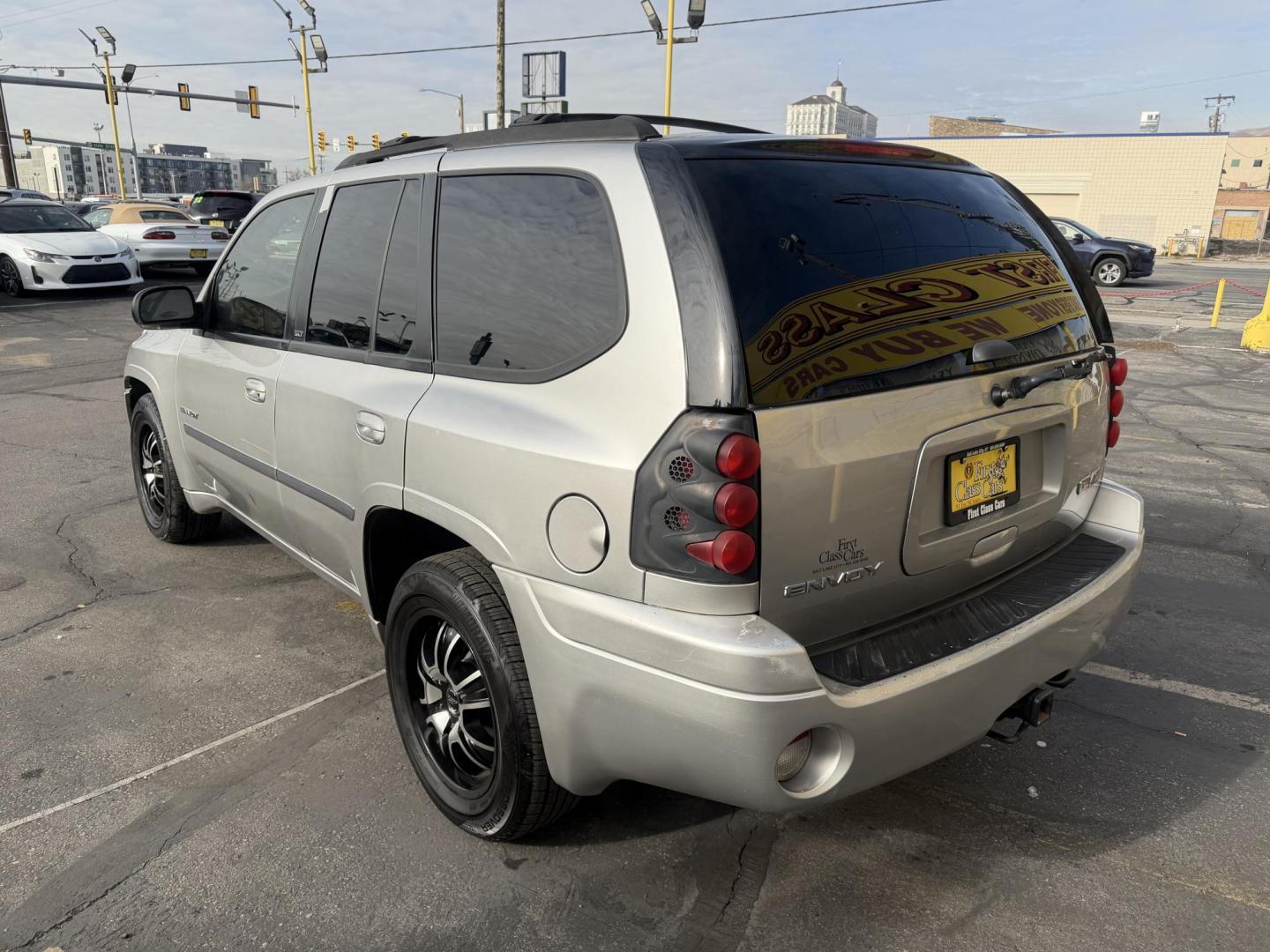 2006 Silver Sky Metallic /Gray GMC Envoy SLE 4WD (1GKDT13S762) with an 4.2L L6 DOHC 24V engine, 4-Speed Automatic Overdrive transmission, located at 801 South State Street, Salt Lake City, UT, 84111, (801) 328-0098, 40.751953, -111.888206 - Clean Title!!! 4x4 SUV Great in the snow and all around year! Good tires. Great shape this is an affordable suv that has been maintained and cared for. Passed all mechanical inspections and approved for up to a 5 year warranty that can be added onto the vehicle price. Features: 4x4, Leather seats, - Photo#7