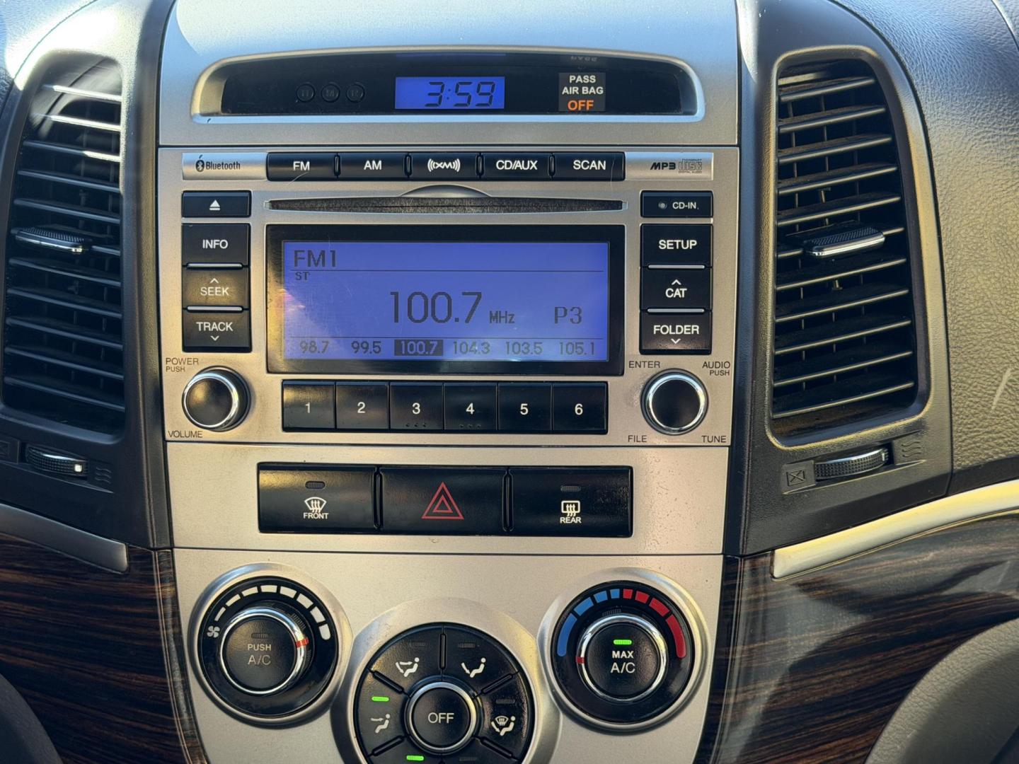 2011 Black /Gray Hyundai Santa Fe GL 2.4 4WD (5XYZGDAB3BG) with an 2.4L L4 DOHC 16V engine, 6-Speed Automatic transmission, located at 801 South State Street, Salt Lake City, UT, 84111, (801) 328-0098, 40.751953, -111.888206 - We put all 4 Brand new Tires! Clean title!!! Approved for up to a 5 year bumper warranty through Protective that can be added onto the vehicle. Great fuel economy this is a fuel efficient SUV at an affordable price hard to find. Features: 4WD/AWD, ABS Brakes, Air Conditioning, Alloy Wheels, AM/FM S - Photo#21