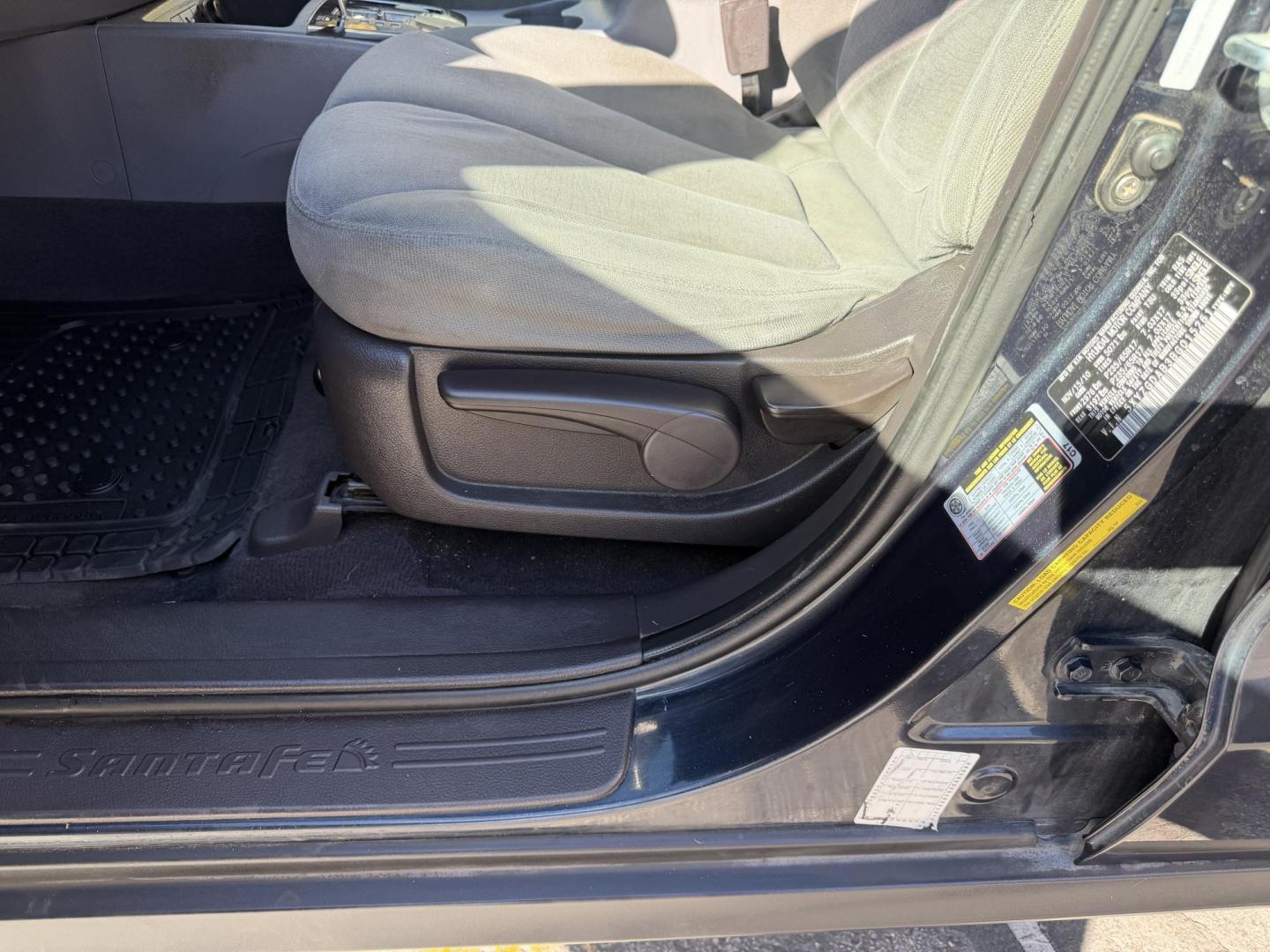 2011 Black /Gray Hyundai Santa Fe GL 2.4 4WD (5XYZGDAB3BG) with an 2.4L L4 DOHC 16V engine, 6-Speed Automatic transmission, located at 801 South State Street, Salt Lake City, UT, 84111, (801) 328-0098, 40.751953, -111.888206 - We put all 4 Brand new Tires! Clean title!!! Approved for up to a 5 year bumper warranty through Protective that can be added onto the vehicle. Great fuel economy this is a fuel efficient SUV at an affordable price hard to find. Features: 4WD/AWD, ABS Brakes, Air Conditioning, Alloy Wheels, AM/FM S - Photo#22