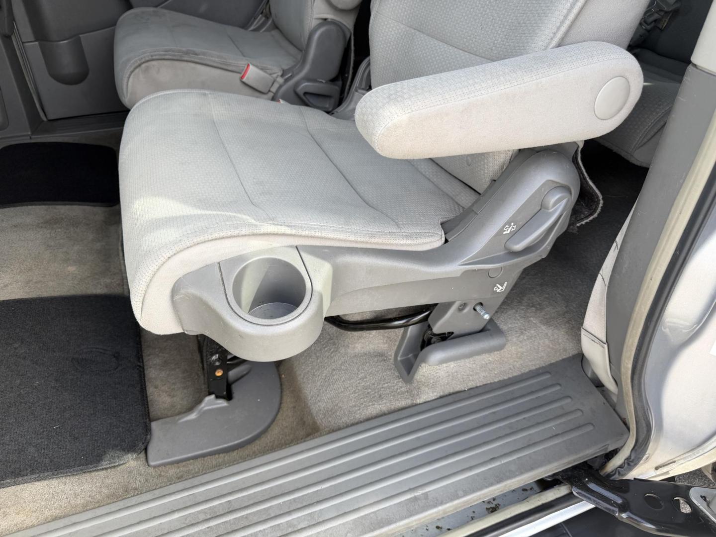 2008 Silver Sky Metallic /Gray Nissan Quest 3.5 (5N1BV28UX8N) with an 3.5L V6 DOHC 24V engine, 5-Speed Automatic transmission, located at 801 South State Street, Salt Lake City, UT, 84111, (801) 328-0098, 40.751953, -111.888206 - Clean title! Affordable family van! Low miles for the year only 138,893 miles that is really low for a 2008. Approved for up to a 5 year extended warranty plan that can be added onto the vehicle. Features: ABS Brakes, Air Conditioning, AM/FM Stereo, Automatic Transmission, Auxiliary Audio Input, C - Photo#18