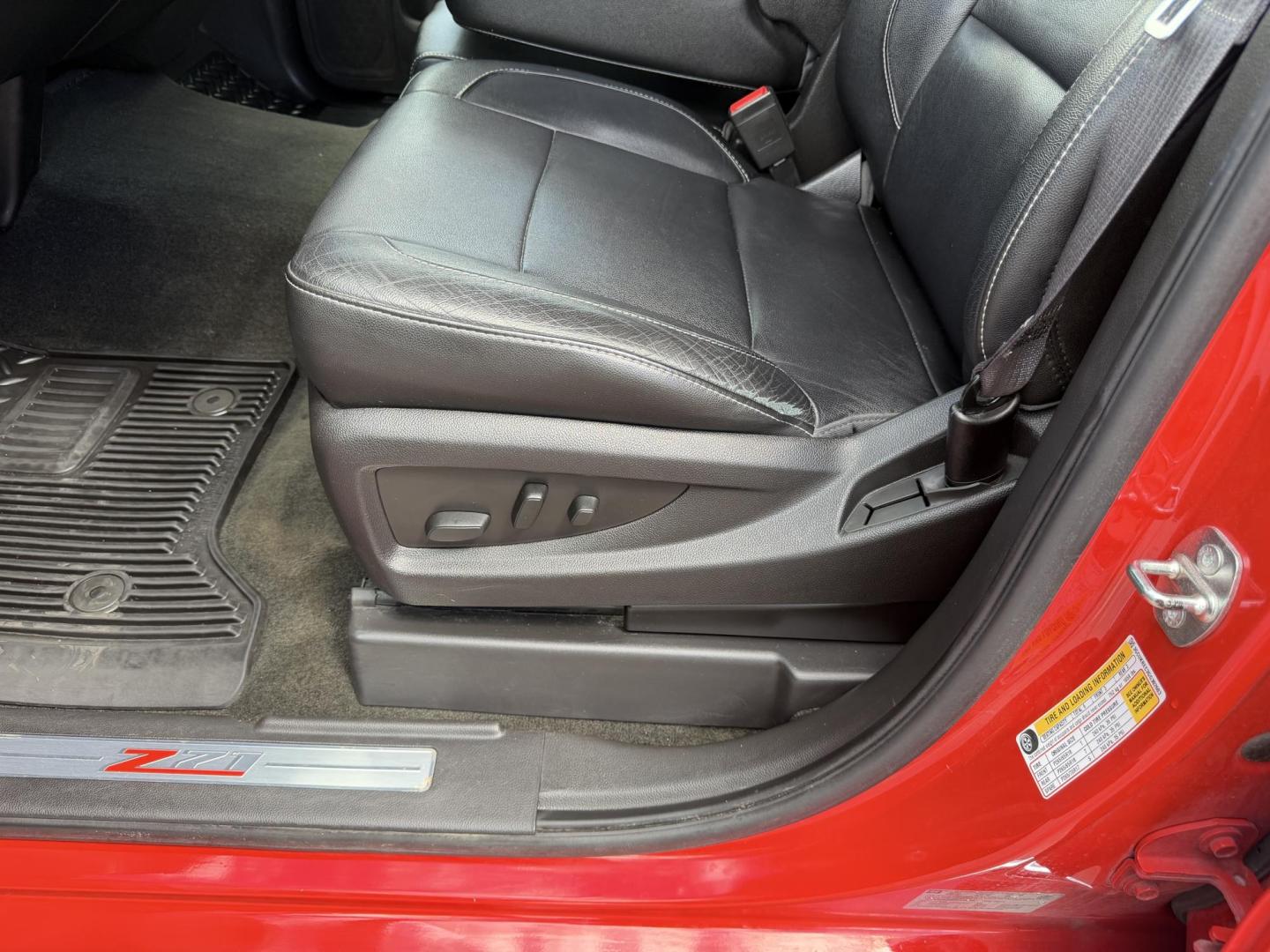 2016 Rallye Red /Black Chevrolet Silverado 1500 LT Crew Cab 4WD (3GCUKREC3GG) with an 5.3L V8 OHV 16V engine, 6A transmission, located at 801 South State Street, Salt Lake City, UT, 84111, (801) 328-0098, 40.751953, -111.888206 - Wow this one is Super Clean Carfax certified 1-owner. It is immaculate inside and out not a scratch on it. Excellent condition. This is a perfect truck for anyone looking for a clean affordable price range for a Silverado with the Offroad Z71 package. This truck has been checked out by a certified m - Photo#21