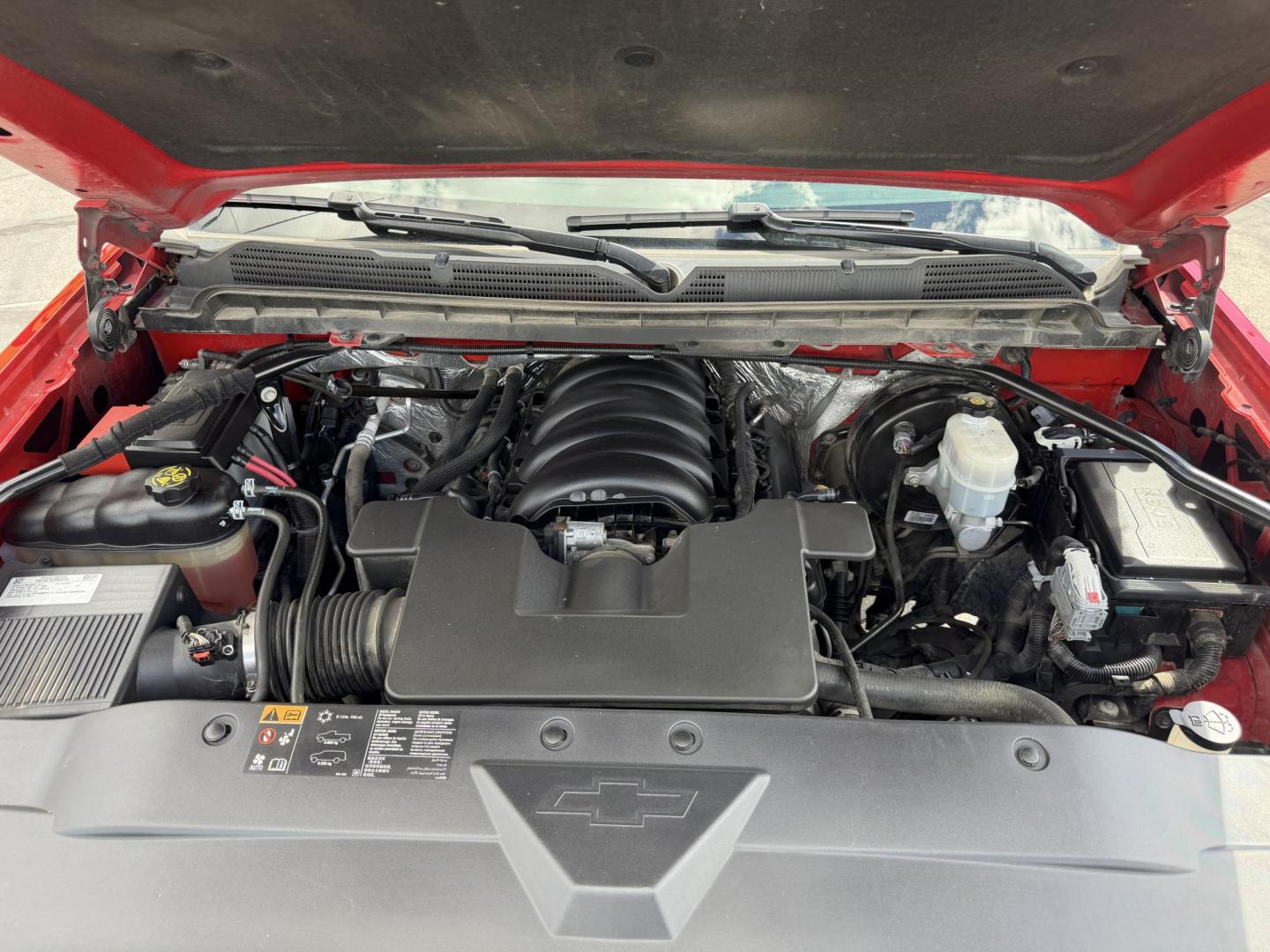 2016 Rallye Red /Black Chevrolet Silverado 1500 LT Crew Cab 4WD (3GCUKREC3GG) with an 5.3L V8 OHV 16V engine, 6A transmission, located at 801 South State Street, Salt Lake City, UT, 84111, (801) 328-0098, 40.751953, -111.888206 - Wow this one is Super Clean Carfax certified 1-owner. It is immaculate inside and out not a scratch on it. Excellent condition. This is a perfect truck for anyone looking for a clean affordable price range for a Silverado with the Offroad Z71 package. This truck has been checked out by a certified m - Photo#32