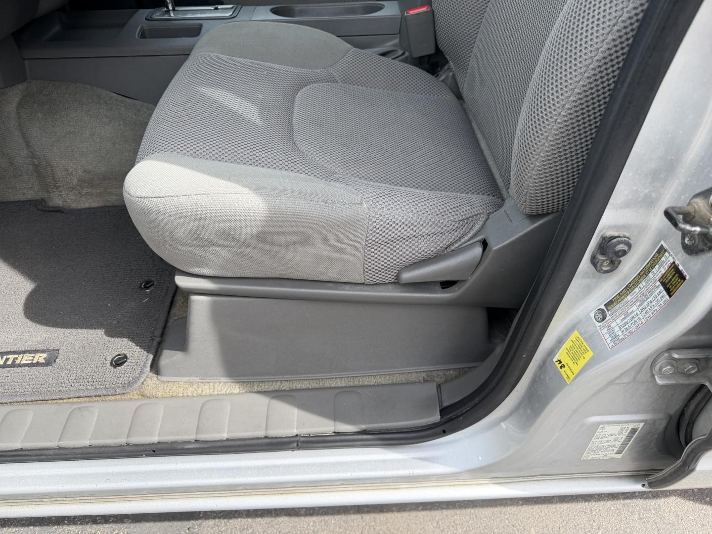 2013 Sunlight Silver Metallic /Gray Nissan Frontier SL Crew Cab 4WD (1N6AD0EV9DN) with an 4.0L V6 DOHC 24V engine, 5-Speed Automatic transmission, located at 801 South State Street, Salt Lake City, UT, 84111, (801) 328-0098, 40.751953, -111.888206 - Clean title! Carfax 2 owners only. Hard to find clean truck in excellent condition!!! Must see comes in 4x4 and showing regular service and maintenance was done on the Carfax! Approved for up to a 5 year warranty that can be purchased that covers bumper to bumper powertrain protection. Features: 4 - Photo#19