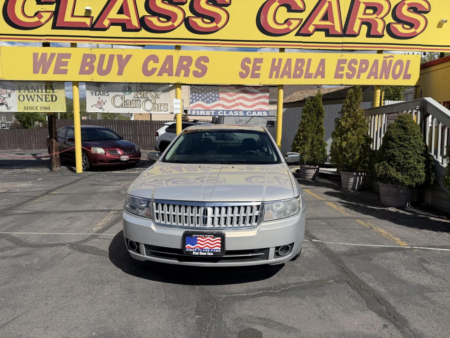 2009 Silver Sky Metallic /Black Lincoln MKZ FWD (3LNHM26T09R) with an 3.5L V6 DOHC 24V engine, 6-Speed Automatic transmission, located at 801 South State Street, Salt Lake City, UT, 84111, (801) 328-0098, 40.751953, -111.888206 - Clean title! No accidents on the Carfax report! Really super clean for the year hard to find this clean for the year! Only 2 previous owners reported on Carfax. Passed all inspections and has been approved for up to a 5 year warranty that can be added onto the sale. Super low miles also for the year - Photo#1
