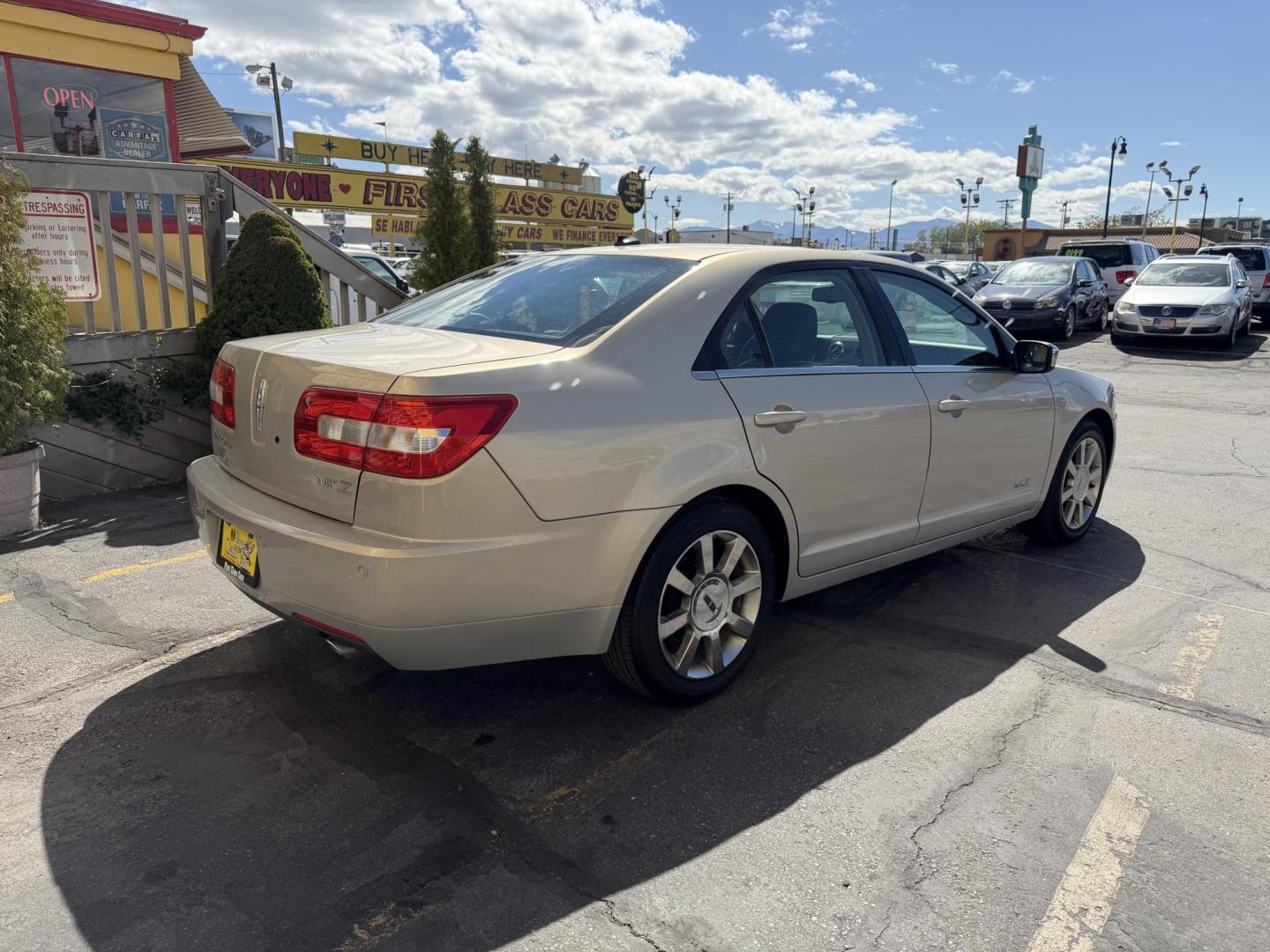 2009 Silver Sky Metallic /Black Lincoln MKZ FWD (3LNHM26T09R) with an 3.5L V6 DOHC 24V engine, 6-Speed Automatic transmission, located at 801 South State Street, Salt Lake City, UT, 84111, (801) 328-0098, 40.751953, -111.888206 - Clean title! No accidents on the Carfax report! Really super clean for the year hard to find this clean for the year! Only 2 previous owners reported on Carfax. Passed all inspections and has been approved for up to a 5 year warranty that can be added onto the sale. Super low miles also for the year - Photo#6