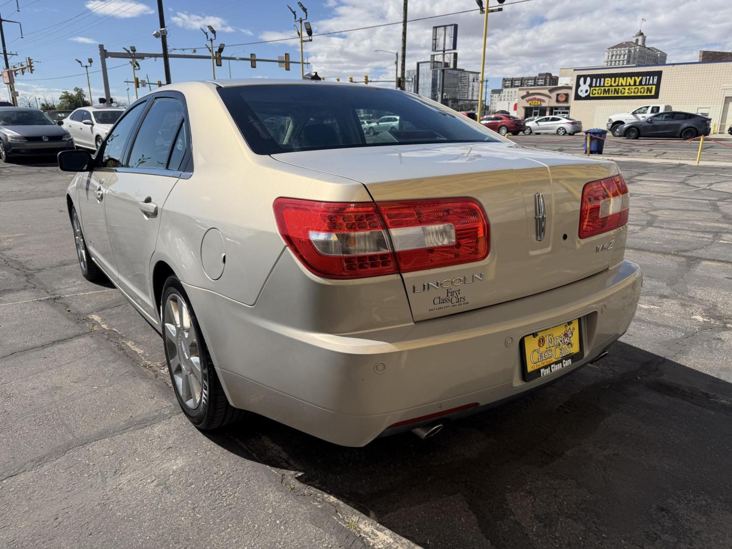 2009 Silver Sky Metallic /Black Lincoln MKZ FWD (3LNHM26T09R) with an 3.5L V6 DOHC 24V engine, 6-Speed Automatic transmission, located at 801 South State Street, Salt Lake City, UT, 84111, (801) 328-0098, 40.751953, -111.888206 - Clean title! No accidents on the Carfax report! Really super clean for the year hard to find this clean for the year! Only 2 previous owners reported on Carfax. Passed all inspections and has been approved for up to a 5 year warranty that can be added onto the sale. Super low miles also for the year - Photo#9