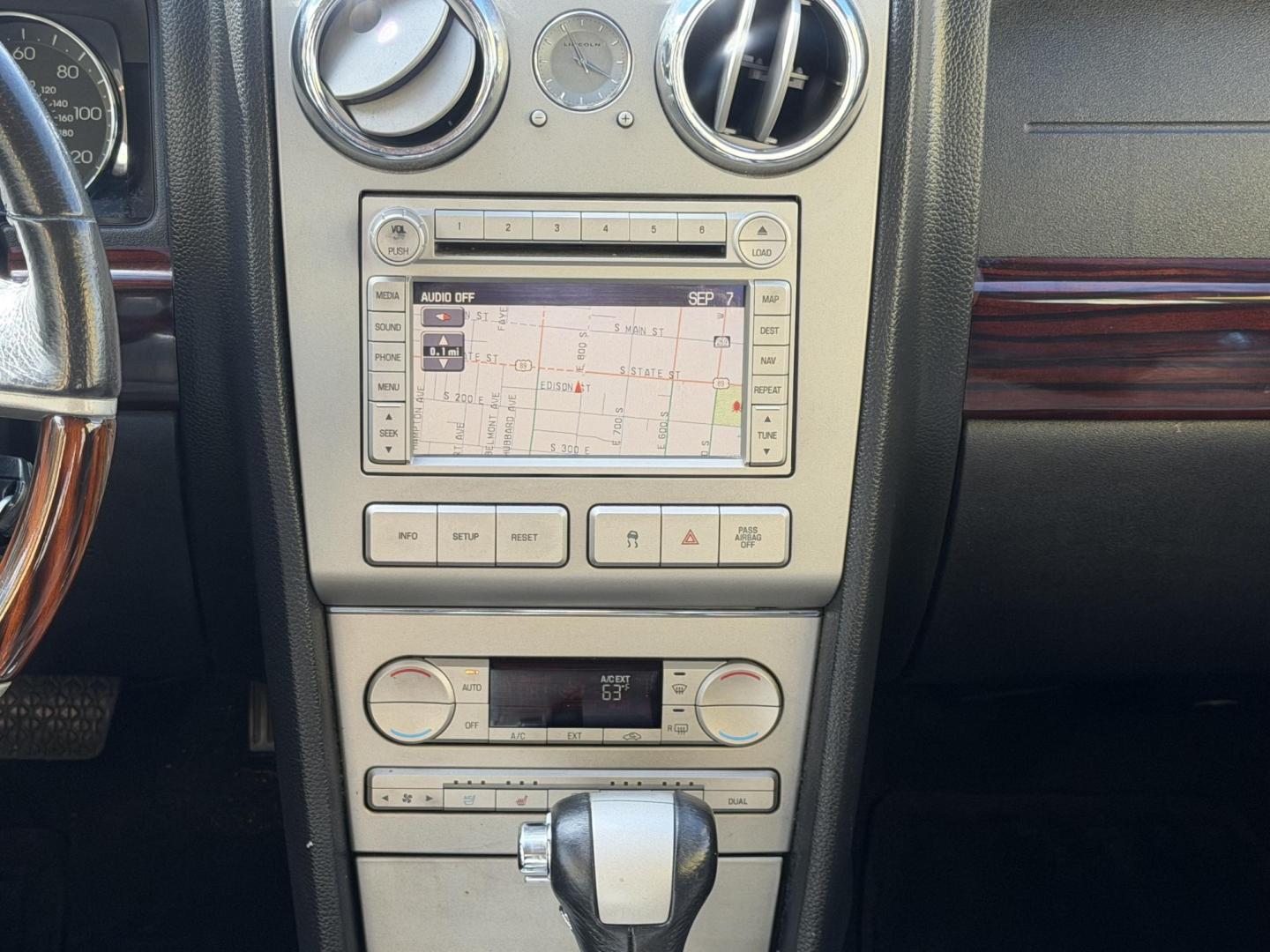 2009 Silver Sky Metallic /Black Lincoln MKZ FWD (3LNHM26T09R) with an 3.5L V6 DOHC 24V engine, 6-Speed Automatic transmission, located at 801 South State Street, Salt Lake City, UT, 84111, (801) 328-0098, 40.751953, -111.888206 - Clean title! No accidents on the Carfax report! Really super clean for the year hard to find this clean for the year! Only 2 previous owners reported on Carfax. Passed all inspections and has been approved for up to a 5 year warranty that can be added onto the sale. Super low miles also for the year - Photo#16