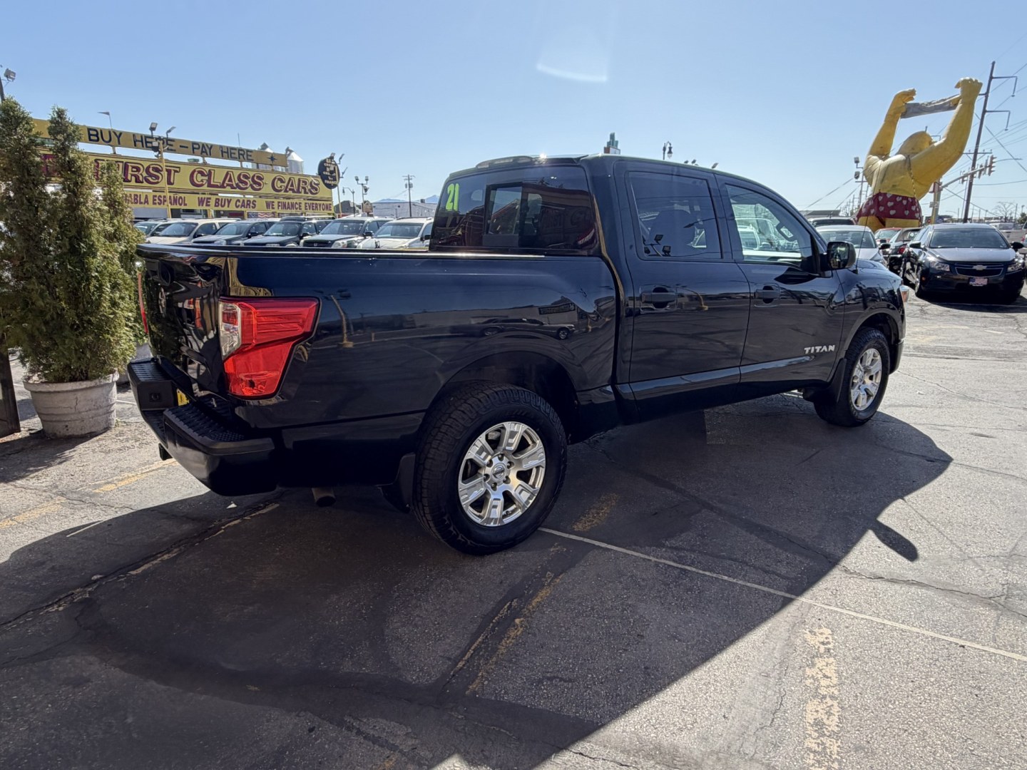 2017 Black /Black Nissan Titan S Crew Cab 4WD (1N6AA1EJ4HN) with an 5.6L V8 DOHC 32V engine, 6A transmission, located at 801 South State Street, Salt Lake City, UT, 84111, (801) 328-0098, 40.751953, -111.888206 - Clean title! Only 2 previous owners reported on the Carfax history report! This is a must see for anyone looking for a nice truck! Approved for up to a 5 year extended warranty! Come in today or call 801-328-0098 to schedule an appointment to take a look at it! Features: 4WD/AWD, ABS Brakes, Air C - Photo#9