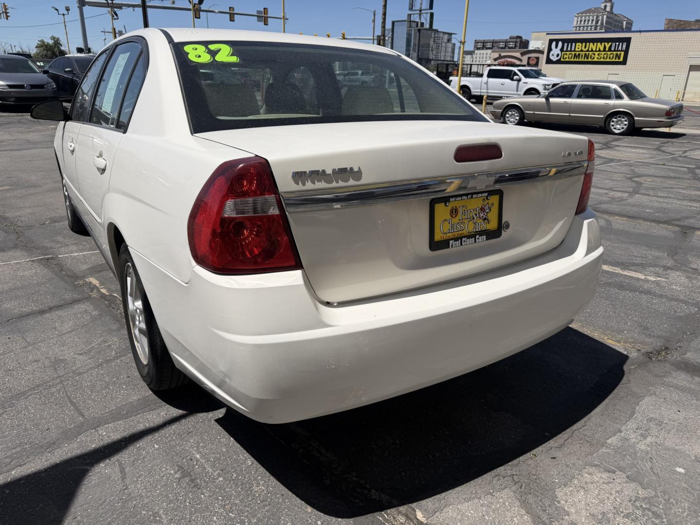 2004 Super White /Tan Chevrolet Malibu LS (1G1ZT528X4F) with an 3.5L V6 OHV 12V engine, 4-Speed Automatic Overdrive transmission, located at 801 South State Street, Salt Lake City, UT, 84111, (801) 328-0098, 40.751953, -111.888206 - Clean title! No reported accidents on Carfax history report! Approved for up to a 5 year warranty that can be added at time of purchase! Passed all inspections and ready for sale! Good reliable affordable transportation to go from point a to point b! Features: ABS Brakes, Air Conditioning, Alloy W - Photo#10