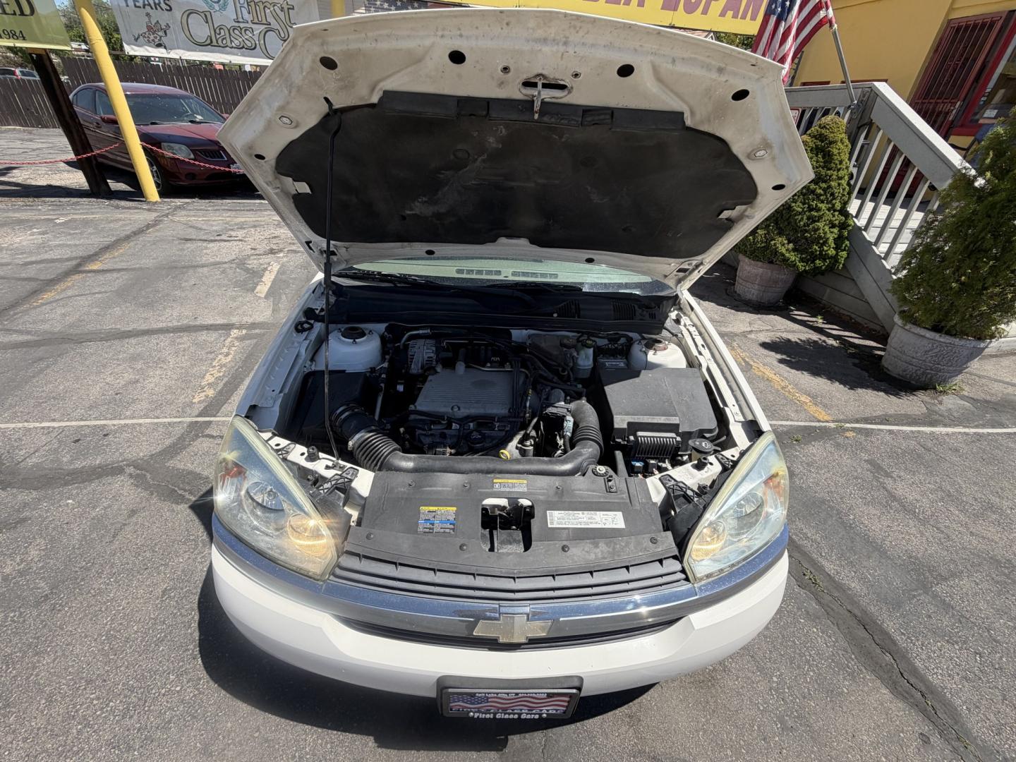 2004 Super White /Tan Chevrolet Malibu LS (1G1ZT528X4F) with an 3.5L V6 OHV 12V engine, 4-Speed Automatic Overdrive transmission, located at 801 South State Street, Salt Lake City, UT, 84111, (801) 328-0098, 40.751953, -111.888206 - Clean title! No reported accidents on Carfax history report! Approved for up to a 5 year warranty that can be added at time of purchase! Passed all inspections and ready for sale! Good reliable affordable transportation to go from point a to point b! Features: ABS Brakes, Air Conditioning, Alloy W - Photo#23