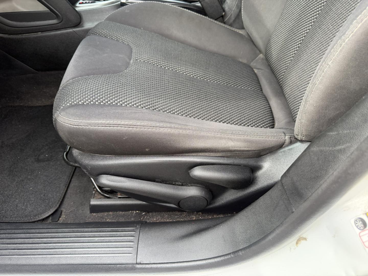2014 Super White /Black Dodge Dart SXT (1C3CDFBB7ED) with an 2.4L L4 DOHC 16V engine, Automatic transmission, located at 801 South State Street, Salt Lake City, UT, 84111, (801) 328-0098, 40.751953, -111.888206 - Low Miles! Clean title! Affordable transportation with low mileage! Approved for up to a 5 year warranty that can be added at time of purchase. This one is a must see! Very nice! Great gas mileage! Features: ABS Brakes, Air Conditioning, Alloy Wheels, AM/FM Stereo, Automatic Transmission, Auxiliar - Photo#18