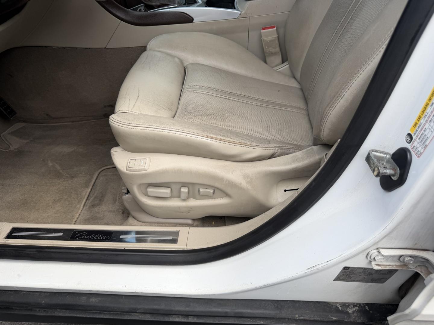 2012 Artic White /Tan Cadillac SRX Luxury (3GYFNAE37CS) with an 3.6L V6 DOHC 24V FFV engine, 6-Speed Automatic transmission, located at 801 South State Street, Salt Lake City, UT, 84111, (801) 328-0098, 40.751953, -111.888206 - Clean title! Hard to find! In great shape has passed all inspections and emissions and approved for up to a 5 year warranty that can be added onto the vehicle! Nice Cadillac in excellent condition for the year, make and miles. This is a must see for anyone looking for a clean Cadillac! Call 801-328- - Photo#20
