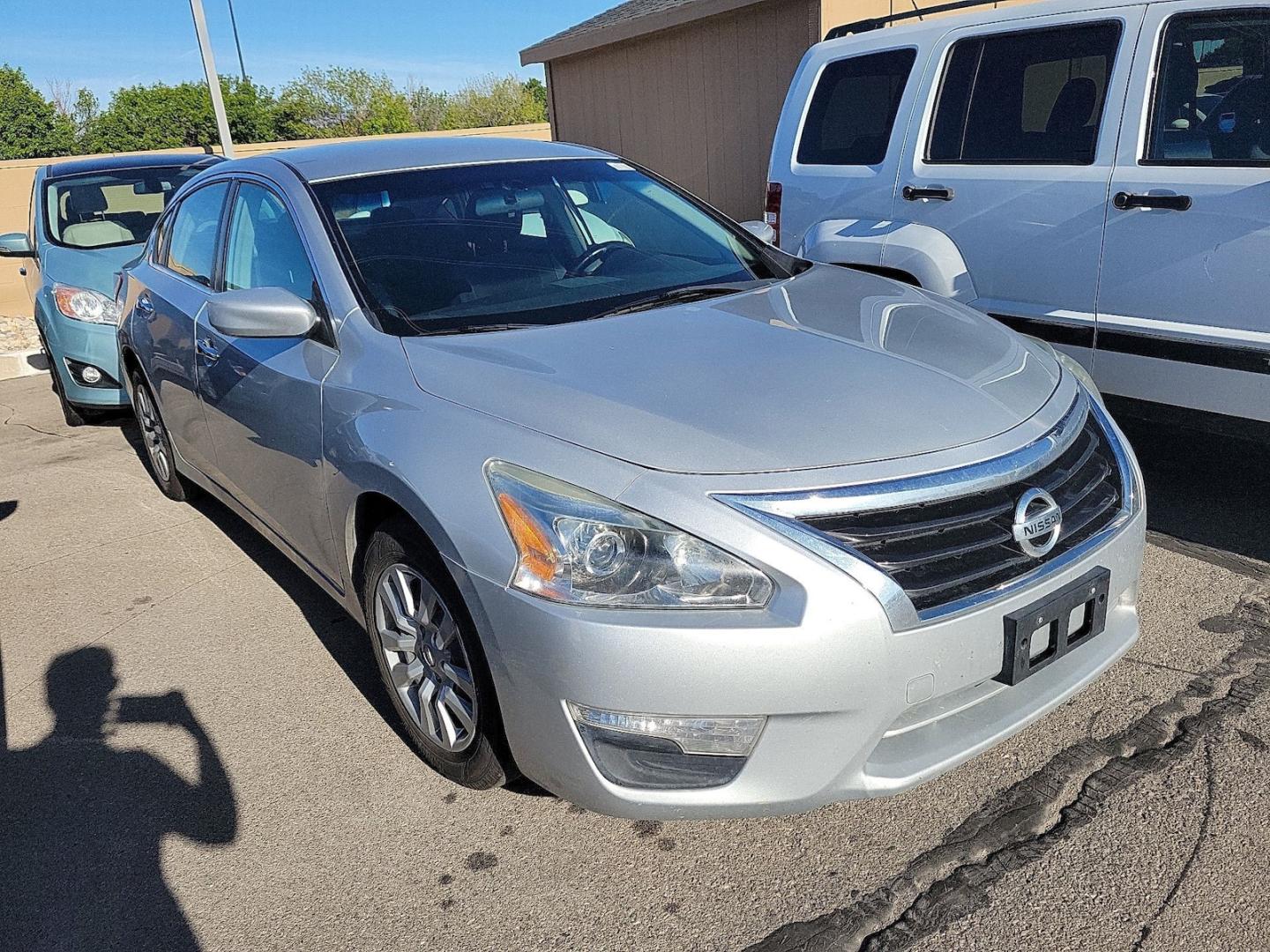 2013 Quick Silver Pearl /Black Nissan Altima 2.5 S (1N4AL3AP2DN) with an 2.5L L4 DOHC 16V engine, Automatic transmission, located at 801 South State Street, Salt Lake City, UT, 84111, (801) 328-0098, 40.751953, -111.888206 - Low Miles! Clean title! Carfax shows regular service was performed and car was cared for! No accidents on Carfax regular oil changes and service was performed. Passed all inspections by a certified mechanic and has been approved for up to a 5 year bumper to bumper warranty that covers major componen - Photo#1