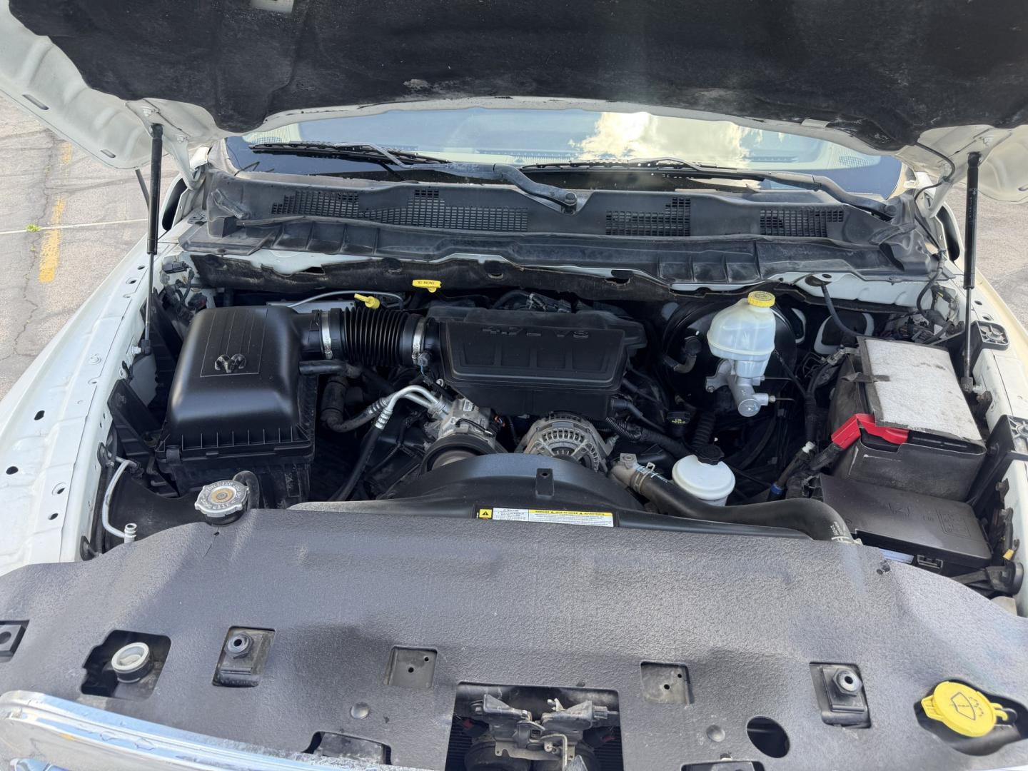 2009 Super White /Tan Dodge Ram 1500 SLT Crew Cab 4WD (1D3HV13P49S) with an 4.7L V8 SOHC 16V FFV engine, 5-Speed Automatic transmission, located at 801 South State Street, Salt Lake City, UT, 84111, (801) 328-0098, 40.751953, -111.888206 - Seats up to 6 People! Folding Armrest! Clean Title! Clean Carfax! Carfax shows regular service was performed and maintained. Nice affordable 4x4 truck great summer time truck for towing or winter truck for 4x4 as well! Passed all inspections already by a certified mechanic and has been approved for - Photo#31
