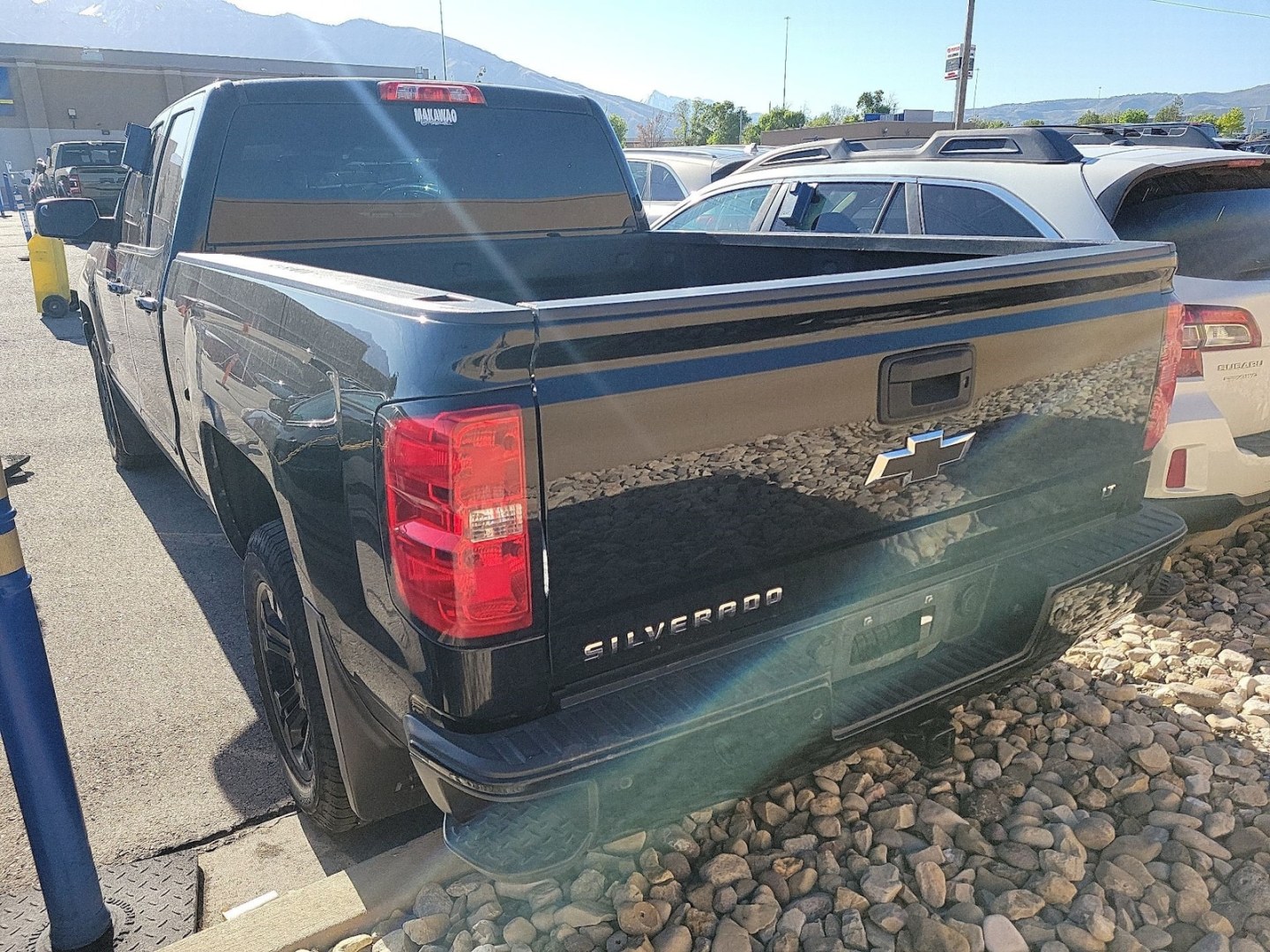 2017 Black /Black Chevrolet Silverado 1500 LT Double Cab 4WD (1GCVKREC2HZ) with an 5.3L V8 OHV 16V engine, 6A transmission, located at 801 South State Street, Salt Lake City, UT, 84111, (801) 328-0098, 40.751953, -111.888206 - Seats up to 6 People! Folding Armrest! Clean Title! Clean Carfax! Carfax shows no accidents and only 2 previous owners. This truck was a new car dealer trade-in and has been regularly serviced and maintained. Absolutely immaculate 2017 Chevrolet Silverado 1500 LT with the highly desirable Z71 Packag - Photo#1
