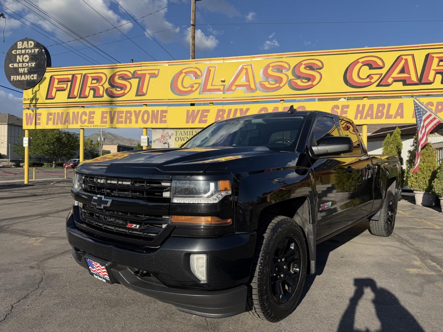 2017 Black /Black Chevrolet Silverado 1500 Z71 LT Double Cab 4WD (1GCVKREC2HZ) with an 5.3L V8 OHV 16V engine, 6A transmission, located at 801 South State Street, Salt Lake City, UT, 84111, (801) 328-0098, 40.751953, -111.888206 - Seats up to 6 People! Folding Armrest! Clean Title! Clean Carfax! Carfax shows no accidents and only 2 previous owners. This truck was a new car dealer trade-in and has been regularly serviced and maintained. Absolutely immaculate 2017 Chevrolet Silverado 1500 LT with the highly desirable Z71 Packag - Photo#2