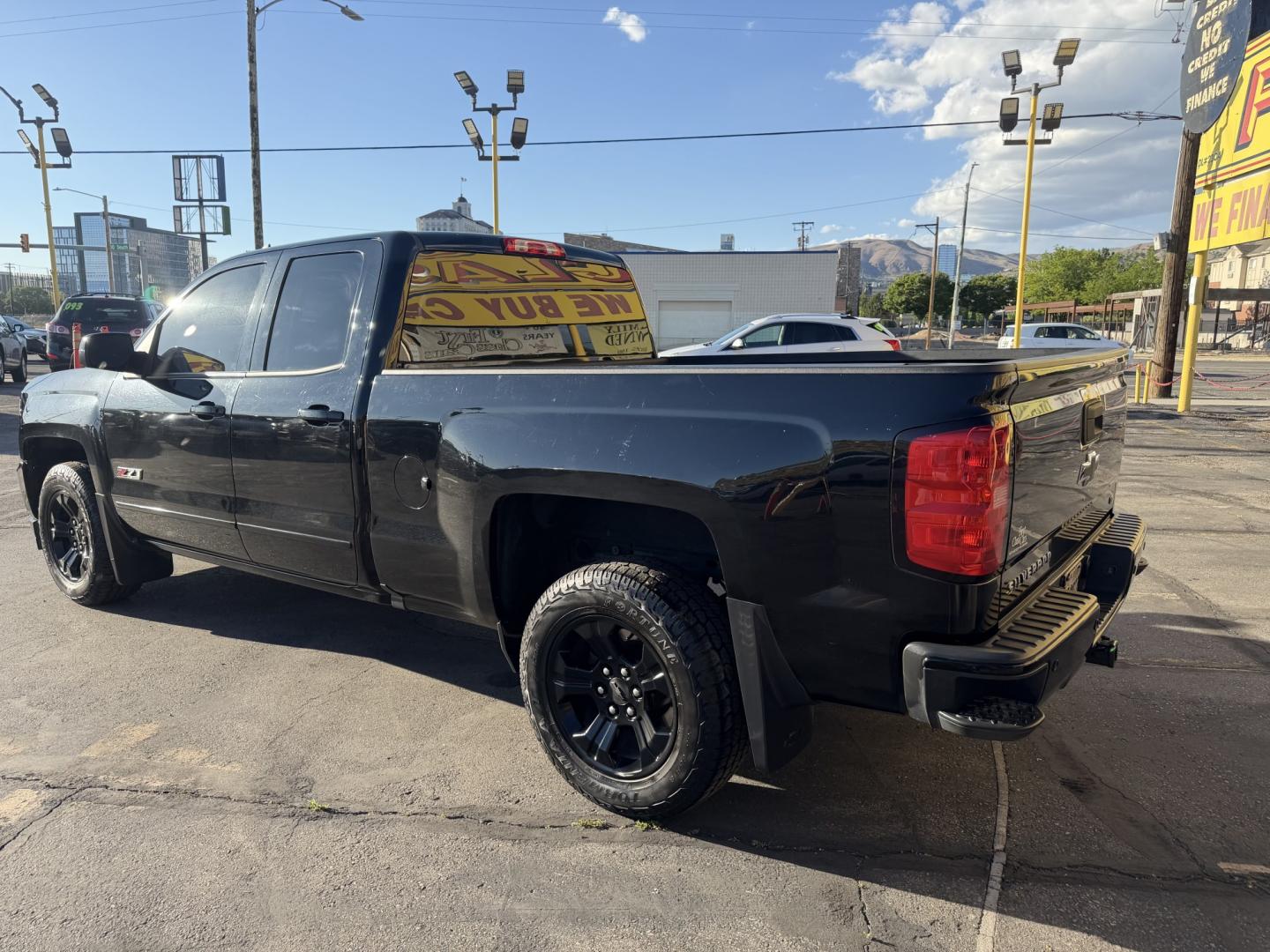 2017 Black /Black Chevrolet Silverado 1500 Z71 LT Double Cab 4WD (1GCVKREC2HZ) with an 5.3L V8 OHV 16V engine, 6A transmission, located at 801 South State Street, Salt Lake City, UT, 84111, (801) 328-0098, 40.751953, -111.888206 - Seats up to 6 People! Folding Armrest! Clean Title! Clean Carfax! Carfax shows no accidents and only 2 previous owners. This truck was a new car dealer trade-in and has been regularly serviced and maintained. Absolutely immaculate 2017 Chevrolet Silverado 1500 LT with the highly desirable Z71 Packag - Photo#12