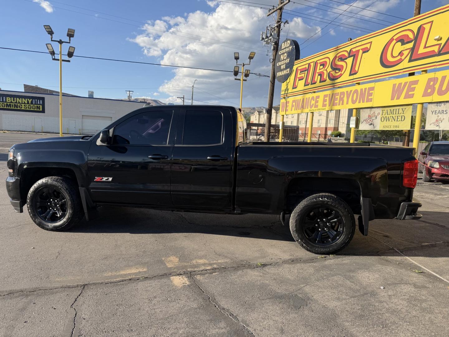 2017 Black /Black Chevrolet Silverado 1500 Z71 LT Double Cab 4WD (1GCVKREC2HZ) with an 5.3L V8 OHV 16V engine, 6A transmission, located at 801 South State Street, Salt Lake City, UT, 84111, (801) 328-0098, 40.751953, -111.888206 - Seats up to 6 People! Folding Armrest! Clean Title! Clean Carfax! Carfax shows no accidents and only 2 previous owners. This truck was a new car dealer trade-in and has been regularly serviced and maintained. Absolutely immaculate 2017 Chevrolet Silverado 1500 LT with the highly desirable Z71 Packag - Photo#14