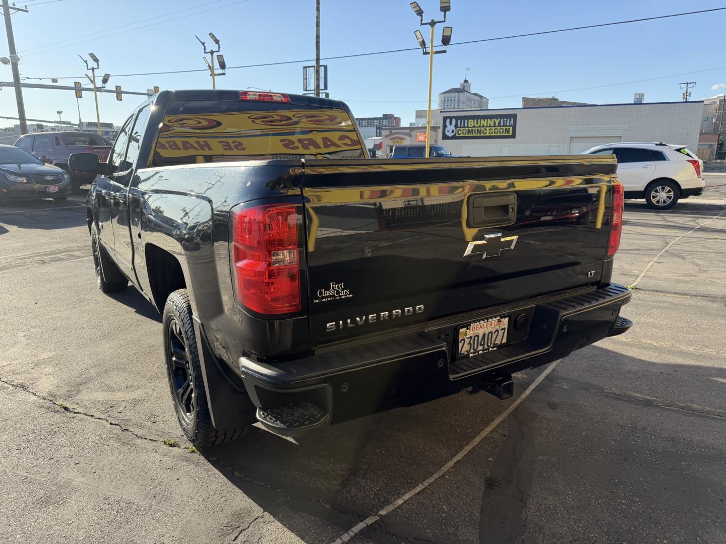 2017 Black /Black Chevrolet Silverado 1500 Z71 LT Double Cab 4WD (1GCVKREC2HZ) with an 5.3L V8 OHV 16V engine, 6A transmission, located at 801 South State Street, Salt Lake City, UT, 84111, (801) 328-0098, 40.751953, -111.888206 - Seats up to 6 People! Folding Armrest! Clean Title! Clean Carfax! Carfax shows no accidents and only 2 previous owners. This truck was a new car dealer trade-in and has been regularly serviced and maintained. Absolutely immaculate 2017 Chevrolet Silverado 1500 LT with the highly desirable Z71 Packag - Photo#11