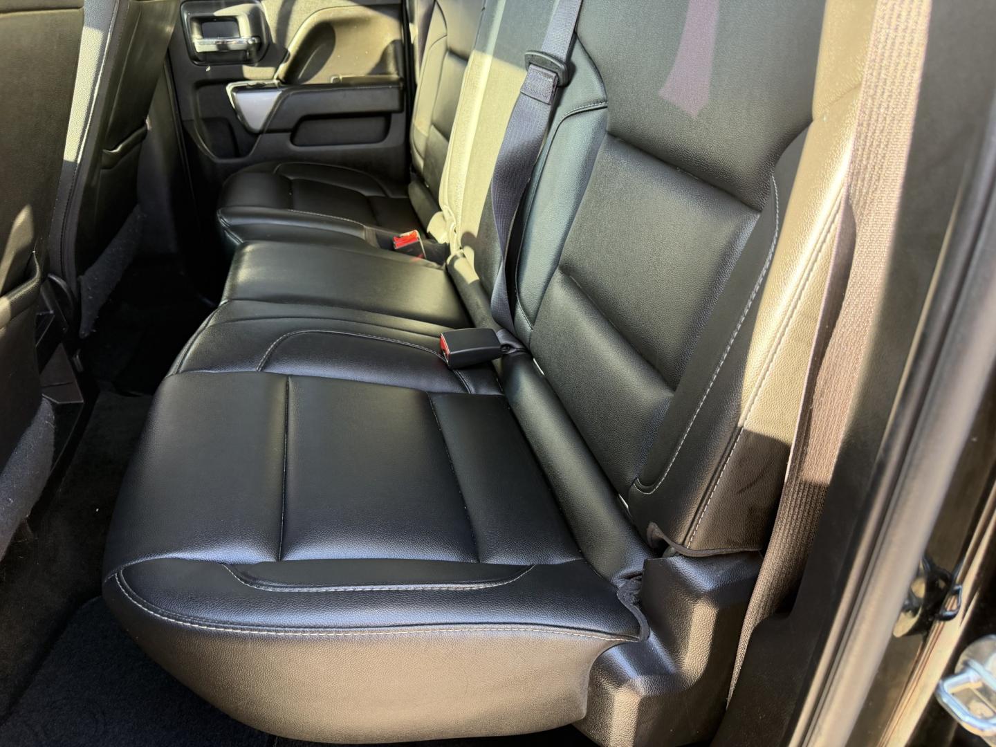2017 Black /Black Chevrolet Silverado 1500 Z71 LT Double Cab 4WD (1GCVKREC2HZ) with an 5.3L V8 OHV 16V engine, 6A transmission, located at 801 South State Street, Salt Lake City, UT, 84111, (801) 328-0098, 40.751953, -111.888206 - Seats up to 6 People! Folding Armrest! Clean Title! Clean Carfax! Carfax shows no accidents and only 2 previous owners. This truck was a new car dealer trade-in and has been regularly serviced and maintained. Absolutely immaculate 2017 Chevrolet Silverado 1500 LT with the highly desirable Z71 Packag - Photo#22