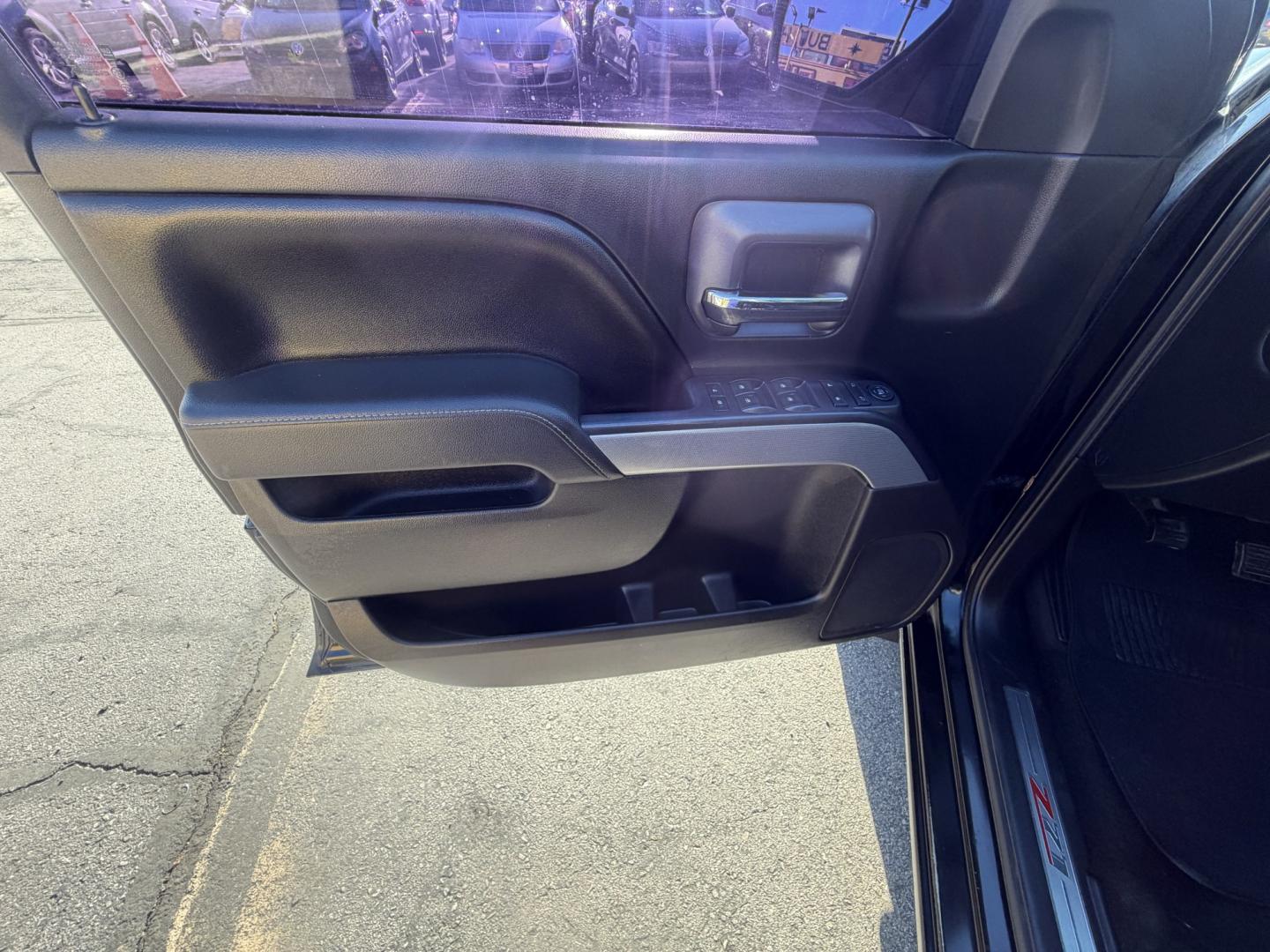 2017 Black /Black Chevrolet Silverado 1500 Z71 LT Double Cab 4WD (1GCVKREC2HZ) with an 5.3L V8 OHV 16V engine, 6A transmission, located at 801 South State Street, Salt Lake City, UT, 84111, (801) 328-0098, 40.751953, -111.888206 - Seats up to 6 People! Folding Armrest! Clean Title! Clean Carfax! Carfax shows no accidents and only 2 previous owners. This truck was a new car dealer trade-in and has been regularly serviced and maintained. Absolutely immaculate 2017 Chevrolet Silverado 1500 LT with the highly desirable Z71 Packag - Photo#31