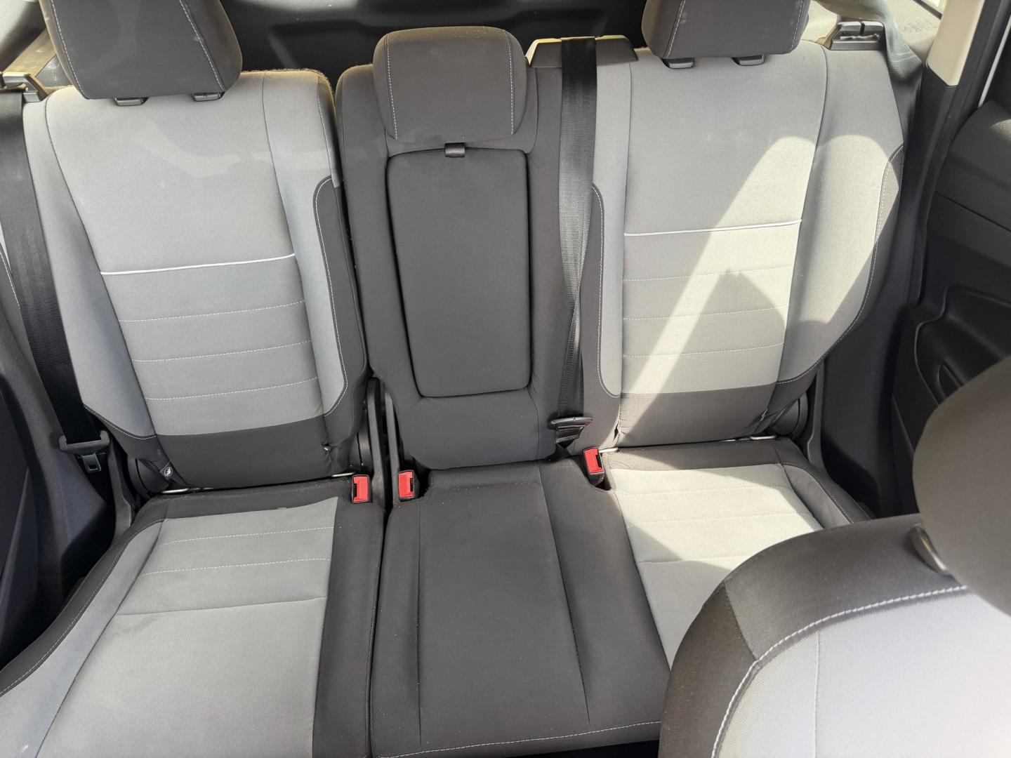 2015 Super White /Black Ford Escape SE 4WD (1FMCU9G93FU) with an 2.0L L4 DOHC 16V engine, 6-Speed Automatic transmission, located at 801 South State Street, Salt Lake City, UT, 84111, (801) 328-0098, 40.751953, -111.888206 - Clean Title! Clean Carfax! Carfax shows no accidents and only 3 previous owners. Nice dependable and fuel efficient 2015 Ford Escape SE 4x4 with the powerful turbo charged engine! Great SUV for commuting, road trips, family driving, or winter weather with plenty of cargo space and comfortable seatin - Photo#21