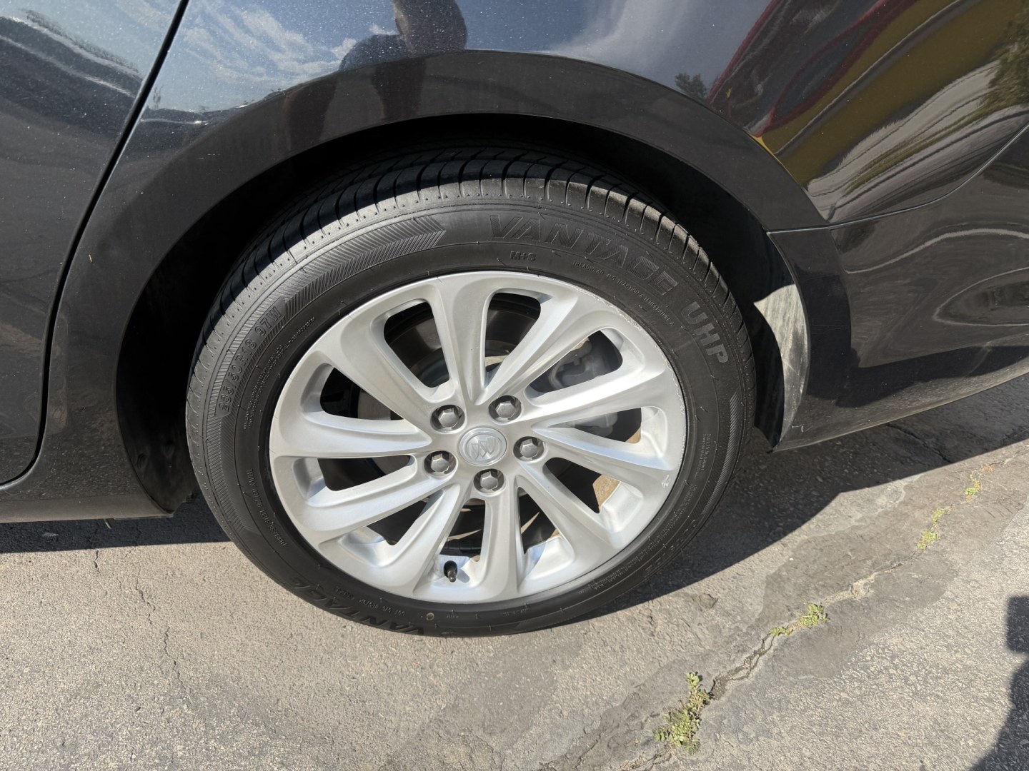 2014 Black /Brown Buick LaCrosse Leather Package (1G4GB5G37EF) with an 3.6L V6 DOHC 24V FFV engine, 6-Speed Automatic transmission, located at 801 South State Street, Salt Lake City, UT, 84111, (801) 328-0098, 40.751953, -111.888206 - Wow immaculate condition inside and out! This is a must see! Low miles only 96,652 that is very low for the year! Come in today and see for yourself how nice this Buick Lacrosse is! Approved for up to a 5 year warranty and passed all inspections! Clean title! Features: Leather-appointed seating,- Photo#9