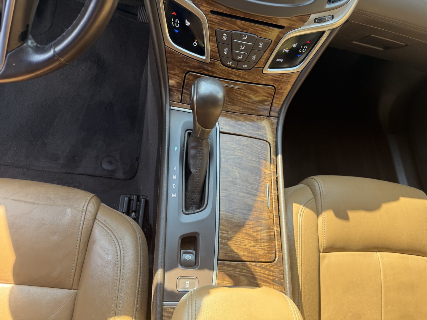 2014 Black /Brown Buick LaCrosse Leather Package (1G4GB5G37EF) with an 3.6L V6 DOHC 24V FFV engine, 6-Speed Automatic transmission, located at 801 South State Street, Salt Lake City, UT, 84111, (801) 328-0098, 40.751953, -111.888206 - Wow immaculate condition inside and out! This is a must see! Low miles only 96,652 that is very low for the year! Come in today and see for yourself how nice this Buick Lacrosse is! Approved for up to a 5 year warranty and passed all inspections! Clean title! Features: Leather-appointed seating,- Photo#19