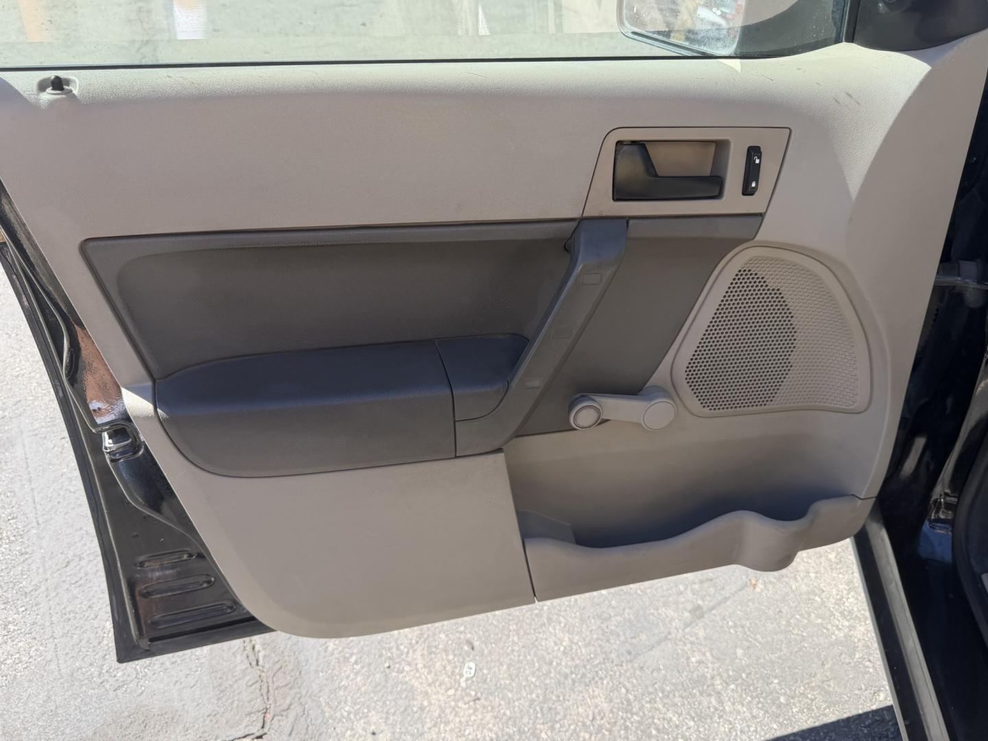 2011 Black /Black Ford Focus S Sedan (1FAHP3EN7BW) with an 2.0L L4 DOHC 16V engine, Manual transmission, located at 801 South State Street, Salt Lake City, UT, 84111, (801) 328-0098, 40.751953, -111.888206 - Clean title! Approved for up to a 5 year bumper to bumper warranty that can be added at time of sale. Great gas mileage average around 30-35 MPG Highway great commuter car to and from work. Features:ABS Brakes, Air Conditioning, AM/FM Stereo, Automatic Transmission, Auxiliary Audio Input, CD Audio,- Photo#16