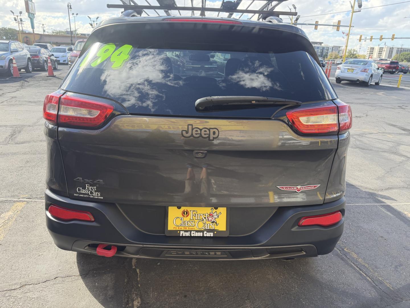 2016 Mineral Gray Metallic /Black Jeep Cherokee Trailhawk 4WD (1C4PJMBS6GW) with an 3.2L V6 DOHC 24V engine, 9A transmission, located at 801 South State Street, Salt Lake City, UT, 84111, (801) 328-0098, 40.751953, -111.888206 - Clean title no accidents on Carfax report! Perfect Jeep for winter great reliability and very good in the snow and 4x4 conditions! Includes the Trail Hawk package, roof rack and much more! Approved for up to a 5 year warranty that can be added at time of sale!!! Features: Automatic Transmission, 3.- Photo#7