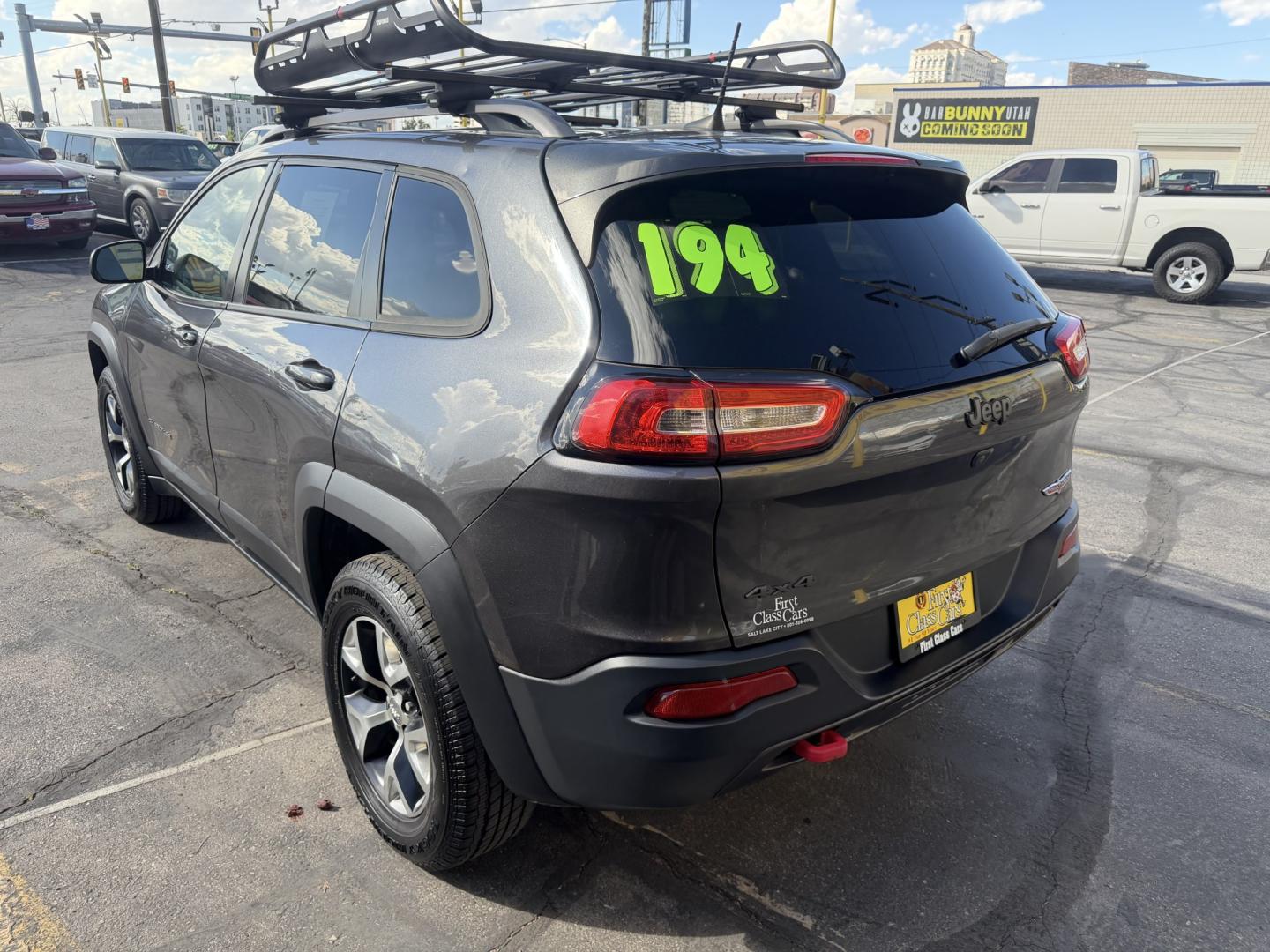2016 Mineral Gray Metallic /Black Jeep Cherokee Trailhawk 4WD (1C4PJMBS6GW) with an 3.2L V6 DOHC 24V engine, 9A transmission, located at 801 South State Street, Salt Lake City, UT, 84111, (801) 328-0098, 40.751953, -111.888206 - Clean title no accidents on Carfax report! Perfect Jeep for winter great reliability and very good in the snow and 4x4 conditions! Includes the Trail Hawk package, roof rack and much more! Approved for up to a 5 year warranty that can be added at time of sale!!! Features: Automatic Transmission, 3.- Photo#8