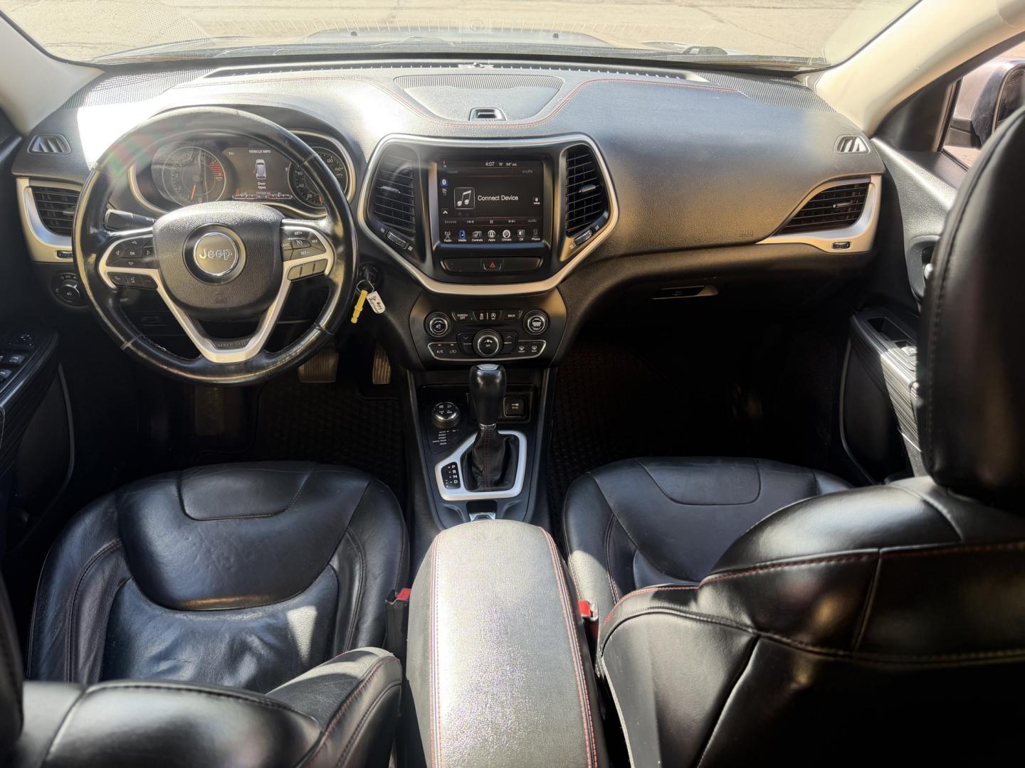 2016 Mineral Gray Metallic /Black Jeep Cherokee Trailhawk 4WD (1C4PJMBS6GW) with an 3.2L V6 DOHC 24V engine, 9A transmission, located at 801 South State Street, Salt Lake City, UT, 84111, (801) 328-0098, 40.751953, -111.888206 - Clean title no accidents on Carfax report! Perfect Jeep for winter great reliability and very good in the snow and 4x4 conditions! Includes the Trail Hawk package, roof rack and much more! Approved for up to a 5 year warranty that can be added at time of sale!!! Features: Automatic Transmission, 3.- Photo#13