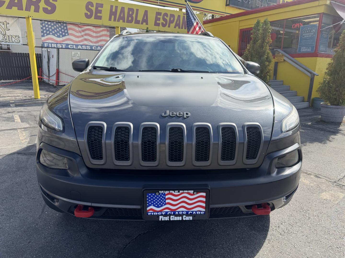2016 Mineral Gray Metallic /Black Jeep Cherokee Trailhawk 4WD (1C4PJMBS6GW) with an 3.2L V6 DOHC 24V engine, 9A transmission, located at 801 South State Street, Salt Lake City, UT, 84111, (801) 328-0098, 40.751953, -111.888206 - Clean title no accidents on Carfax report! Perfect Jeep for winter great reliability and very good in the snow and 4x4 conditions! Includes the Trail Hawk package, roof rack and much more! Approved for up to a 5 year warranty that can be added at time of sale!!! Features: Automatic Transmission, 3.- Photo#2