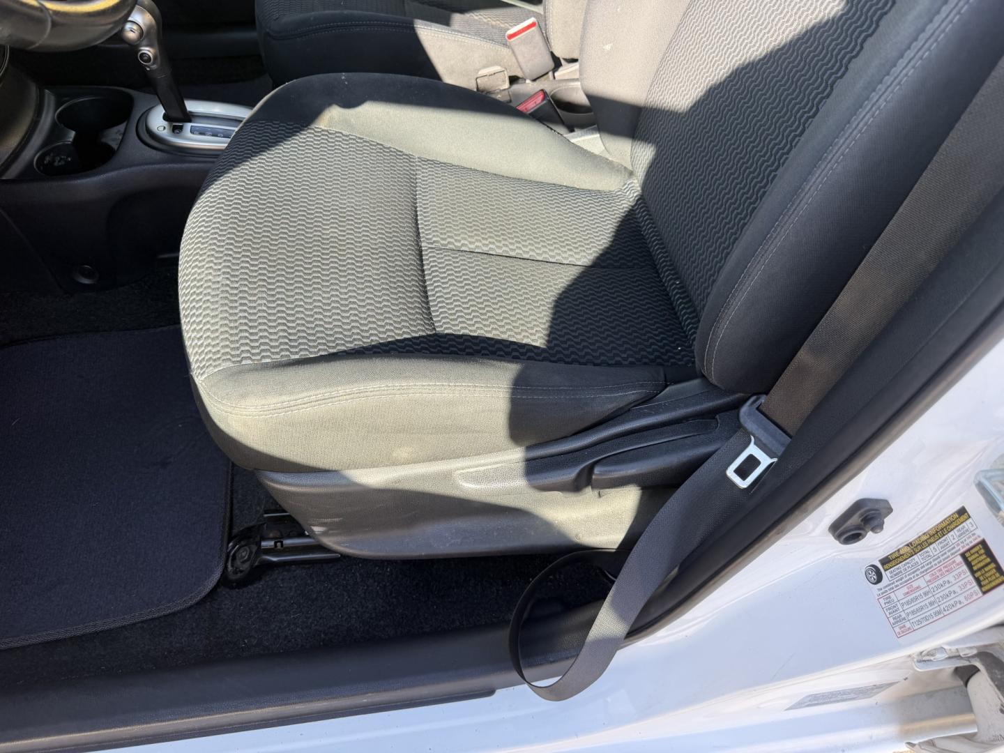 2016 Super White II /Black Nissan Versa Note S (3N1CE2CP4GL) with an 1.6L L4 DOHC 16V engine, 5M transmission, located at 801 South State Street, Salt Lake City, UT, 84111, (801) 328-0098, 40.751953, -111.888206 - Clean title! Low Miles! Great gas saver 35 MPG!!! Approved for up to a 5 year warranty that can be purchased at time of sale! Passed all mechanical inspections. Clean Carfax report only 2 previous owners on Carfax! Features: ABS Brakes, Air Conditioning, AM/FM Stereo, Automatic Transmission, Auxili- Photo#19